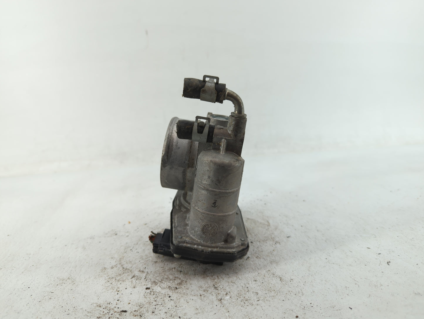 2014-2019 Infiniti Q70 Throttle Body P/N:RME60-21 RME60-16 Fits OEM Used Auto Parts - Oemusedautoparts1.com