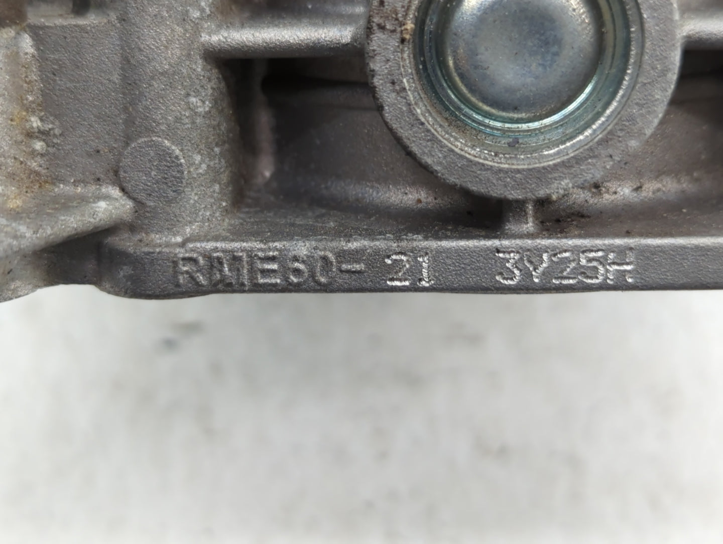 2014-2019 Infiniti Q70 Throttle Body P/N:RME60-21 3Y25H 3Y25H Fits OEM Used Auto Parts - Oemusedautoparts1.com
