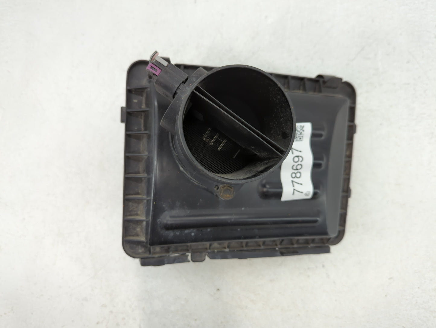 2014 INFINITI Q70 Air Intake Tube/resonator  Air box w/ MAF sensor - Oemusedautoparts1.com