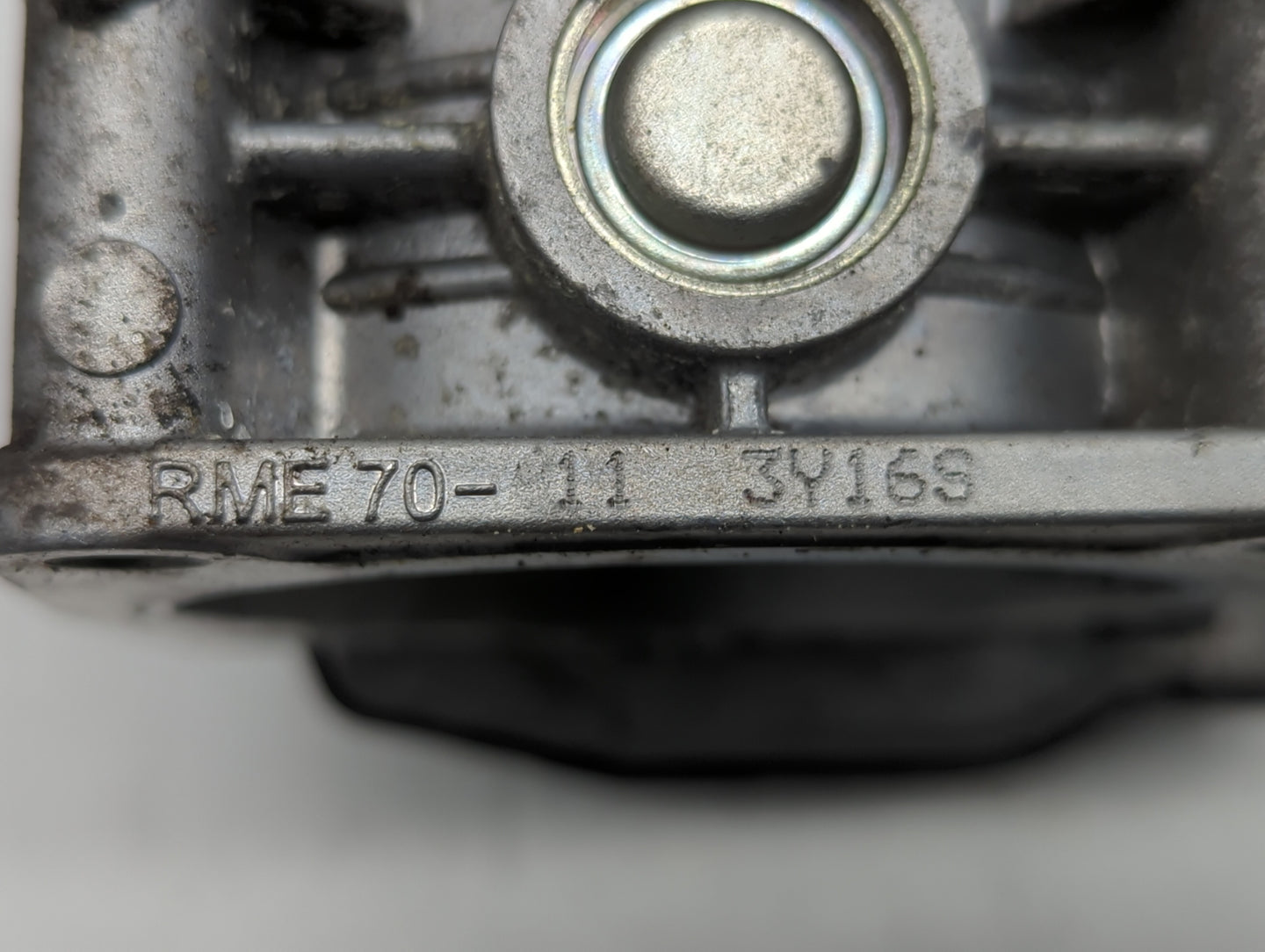 2014 Infiniti Qx30 Throttle Body P/N:526-01 G 0205, RME70-11 Fits Fits 2007 2008 2009 2010 2011 2012 2013 OEM Used Auto Part