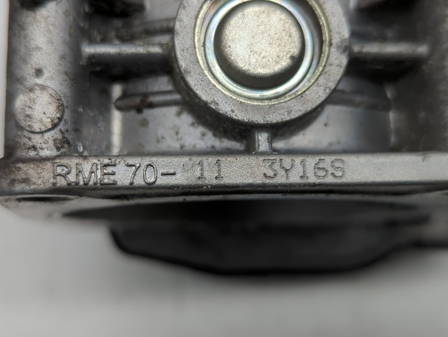 2014 Infiniti Qx30 Throttle Body P/N:526-01 G 0205, RME70-11 Fits Fits 2007 2008 2009 2010 2011 2012 2013 OEM Used Auto Part