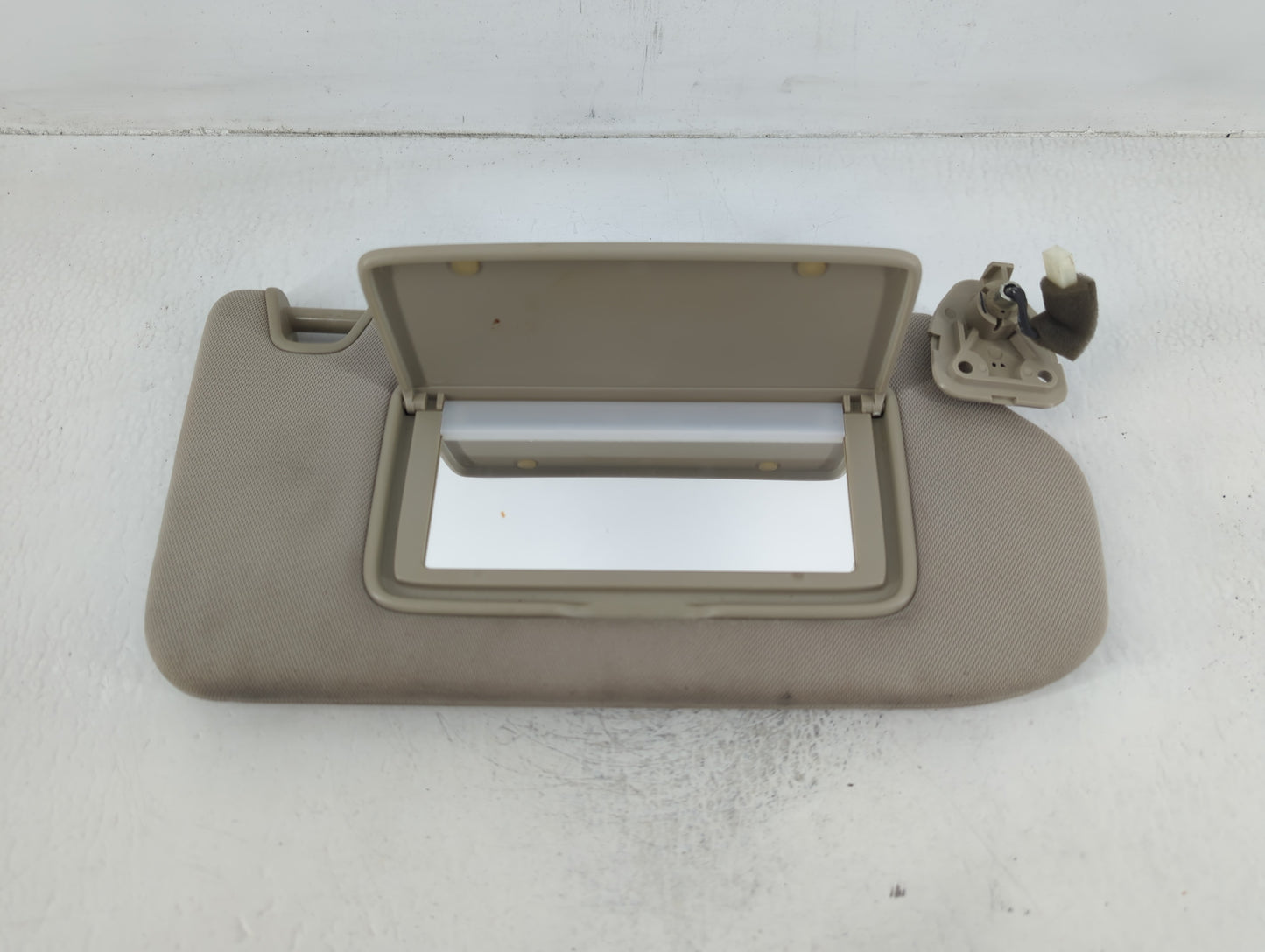 2014-2017 Infiniti Qx50 Sun Visor Shade Replacement Passenger Right Mirror Fits OEM Used Auto Parts - Oemusedautoparts1.com