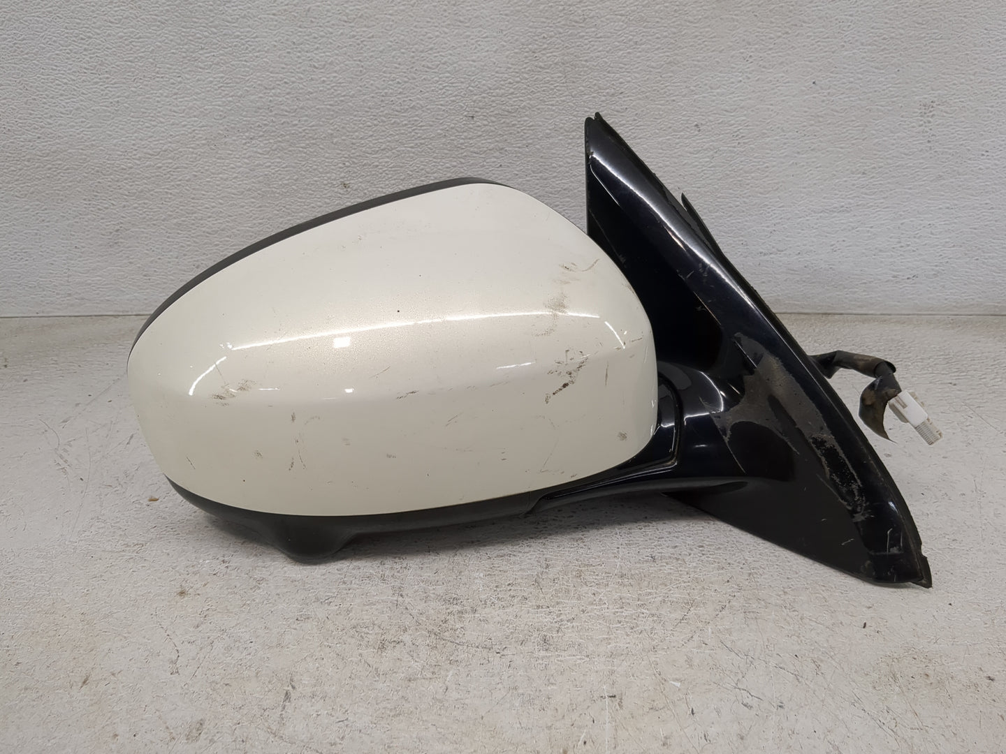 2014-2015 Infiniti Qx60 Passenger Side View Mirror - Right Door Mirror OEM Used - Oemusedautoparts1.com