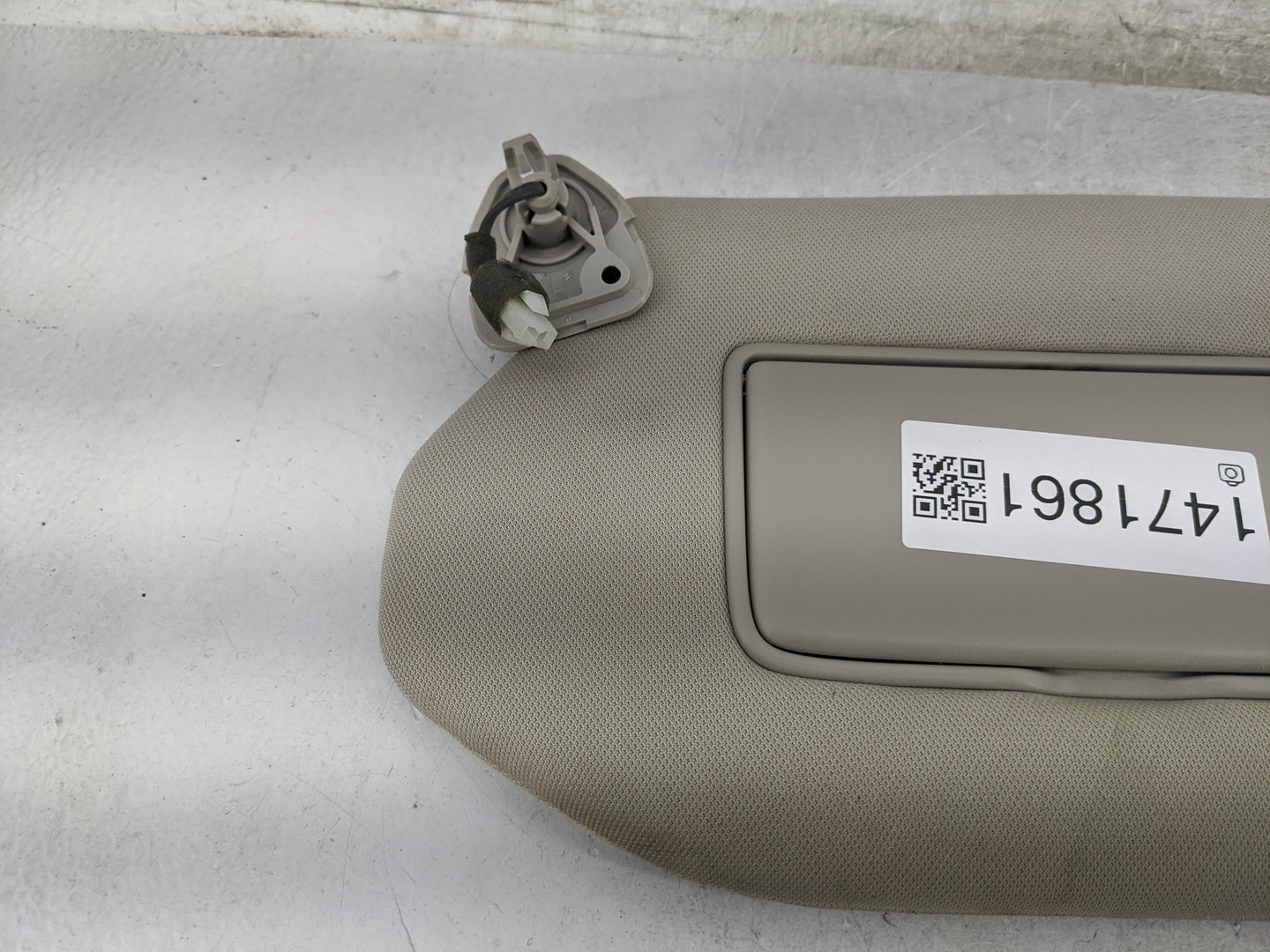 2014-2019 Infiniti Qx60 Sun Visor Shade Replacement Driver Left Mirror Fits Fits 2013 2014 2015 2016 2017 2018 2019 OEM Used