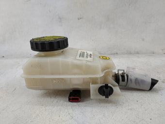 compare product 2014-2020 Infiniti Qx60 Brake Master Cylinder 1498996