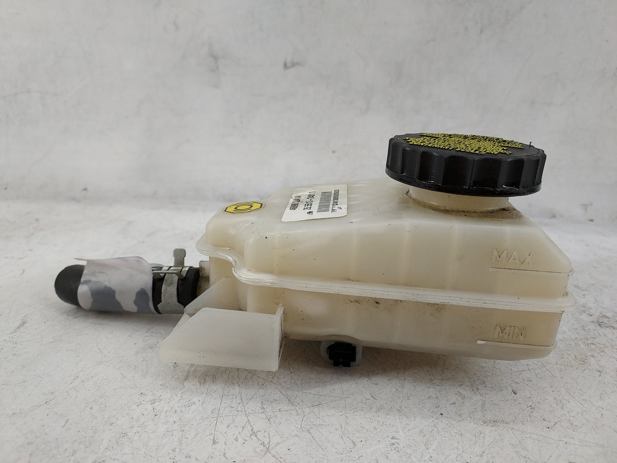 2014-2020 Infiniti Qx60 Brake Master Cylinder 1498996 - Oemusedautoparts1.com