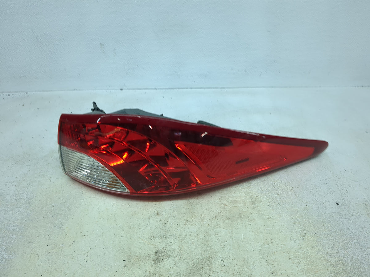 2014-2015 Infiniti Qx60 Tail Light Assembly Driver Left OEM Fits Fits 2013 2014 2015 OEM Used Auto Parts - Oemusedautoparts1
