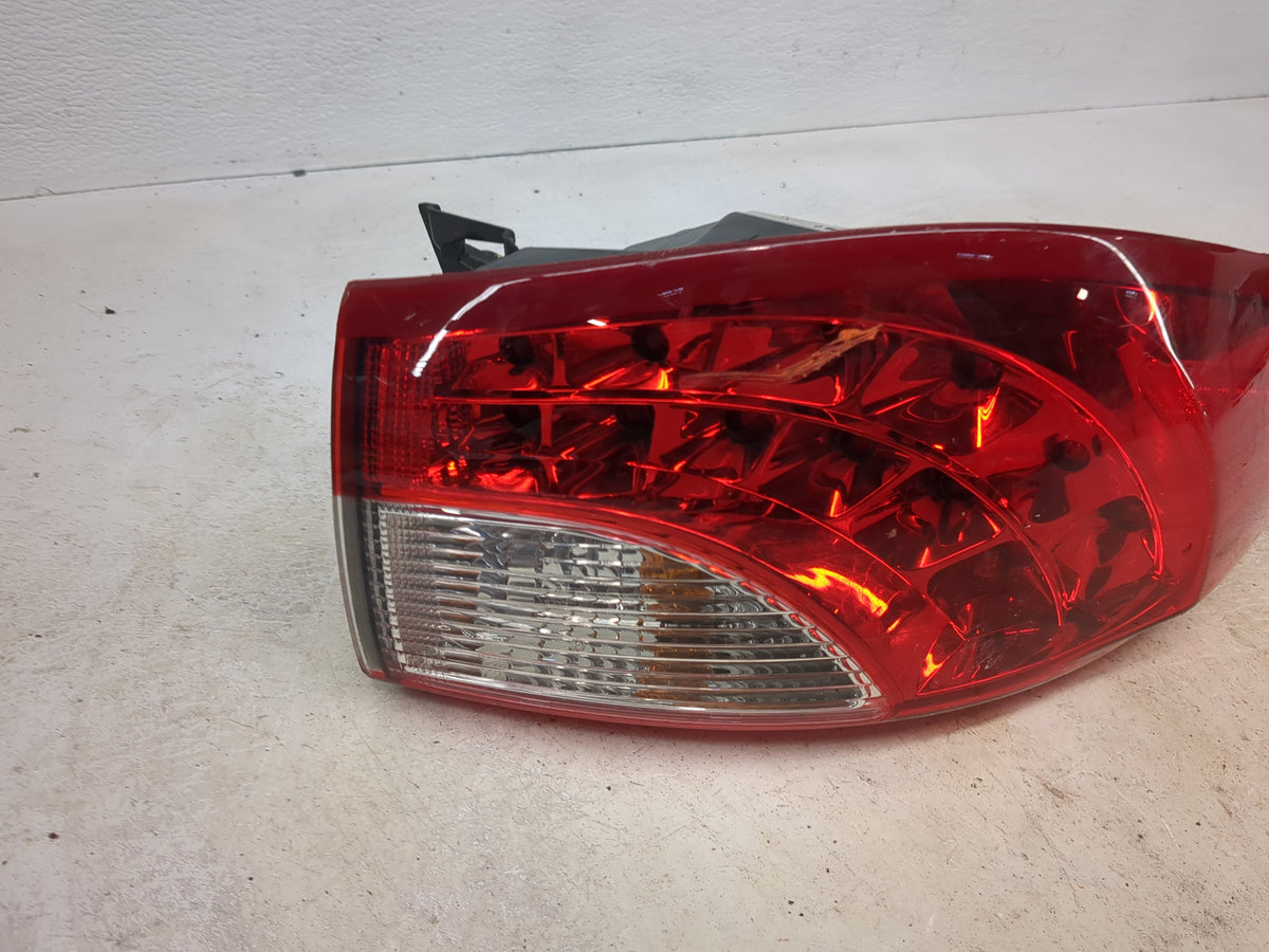 2014-2015 Infiniti Qx60 Tail Light Assembly Driver Left OEM Fits Fits 2013 2014 2015 OEM Used Auto Parts - Oemusedautoparts1