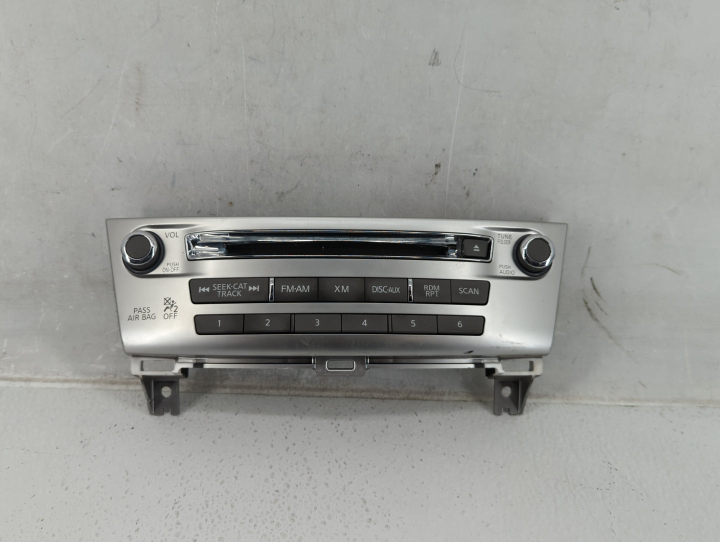 2014-2014 Infiniti Qx60 Am Fm Cd Player Radio Receiver - Oemusedautoparts1.com