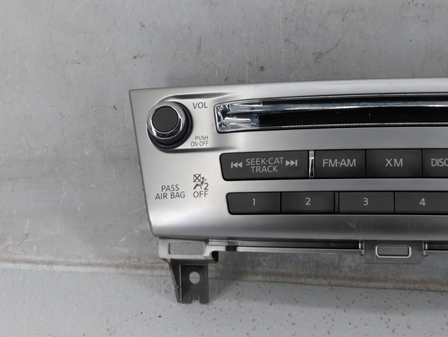 2014-2014 Infiniti Qx60 Am Fm Cd Player Radio Receiver - Oemusedautoparts1.com