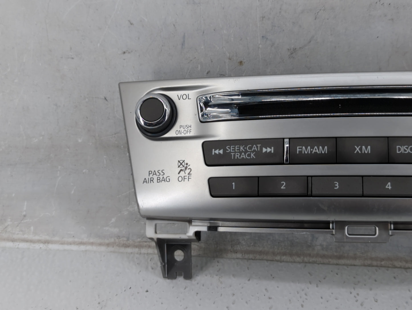 2014-2014 Infiniti Qx60 Am Fm Cd Player Radio Receiver - Oemusedautoparts1.com