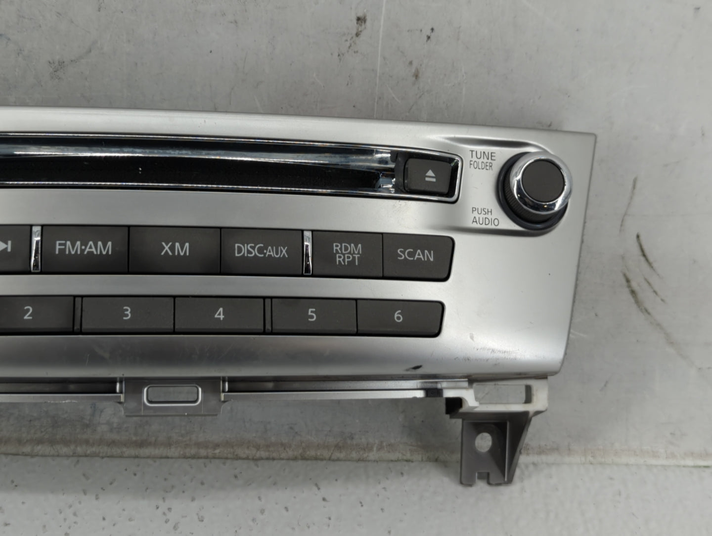 2014-2014 Infiniti Qx60 Am Fm Cd Player Radio Receiver - Oemusedautoparts1.com