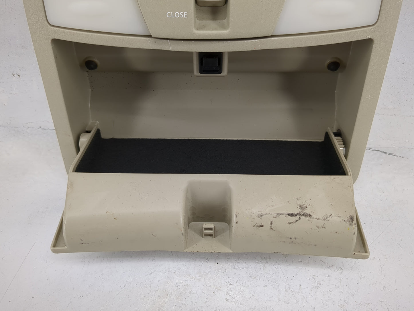 2014 Infiniti Qx80 Overhead Roof Console - Oemusedautoparts1.com
