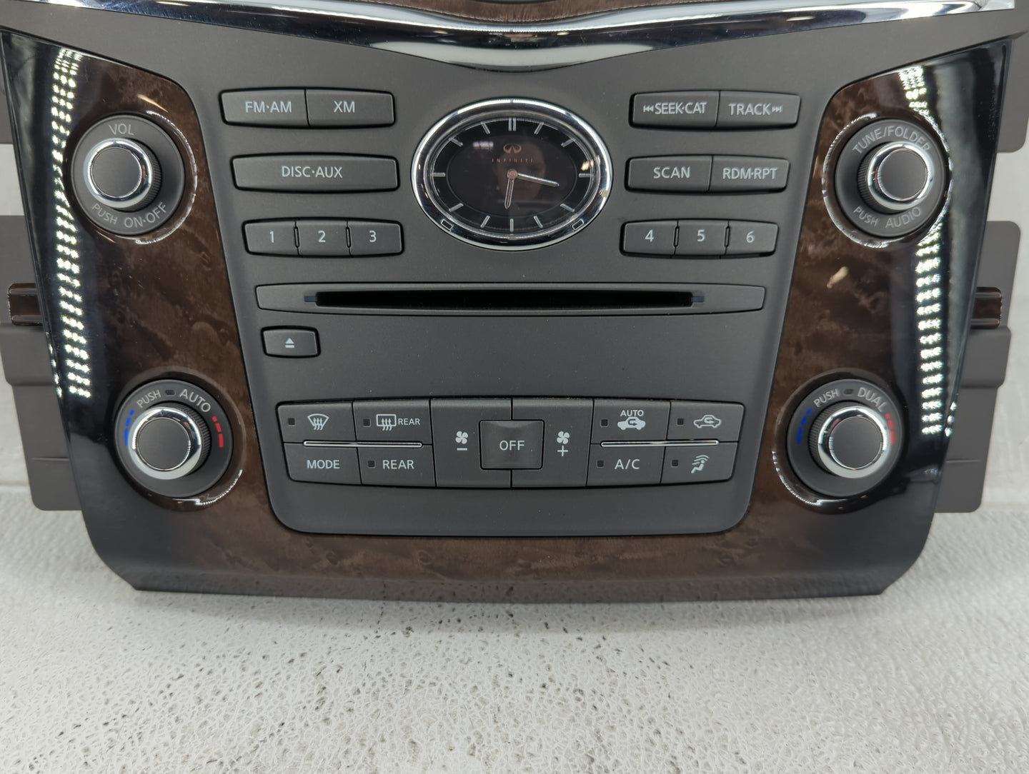 2014-2017 Infiniti Qx80 Am Fm Cd Player Radio Receiver - Oemusedautoparts1.com