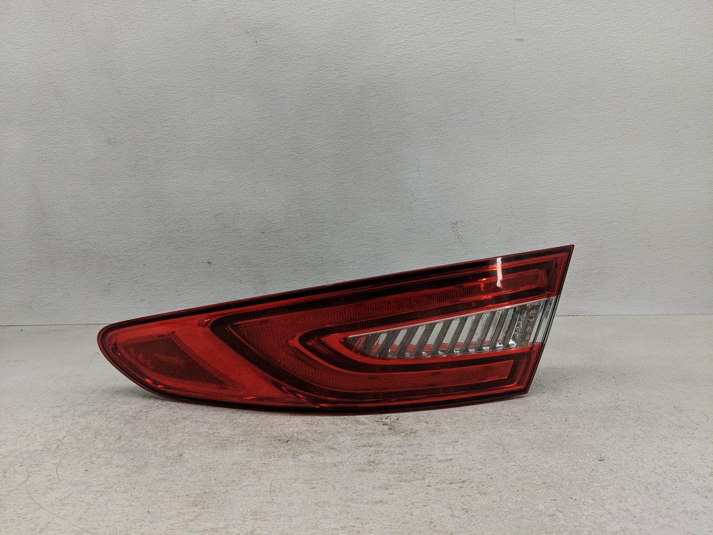 2012-2015 Jaguar Xf Tail Light Assembly Passenger Right OEM Fits Fits 2012 2013 2014 2015 OEM Used Auto Parts - Oemusedautop