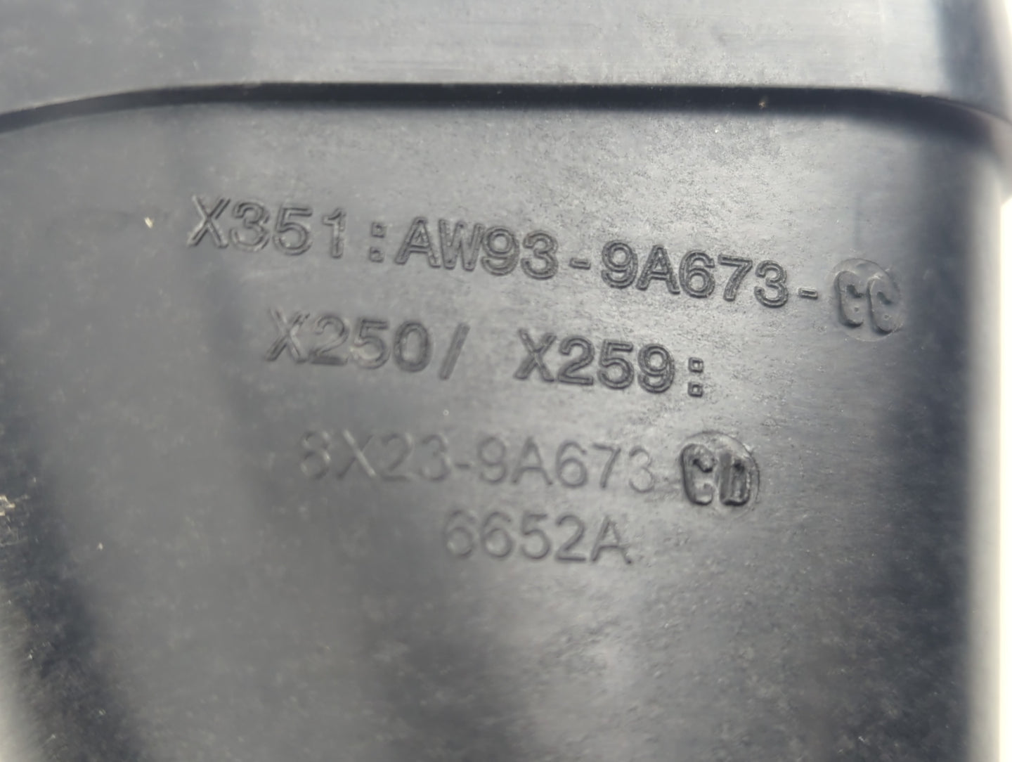 2013-2014 Jaguar Xf Air Cleaner Intake-duct Hose Tube - Oemusedautoparts1.com