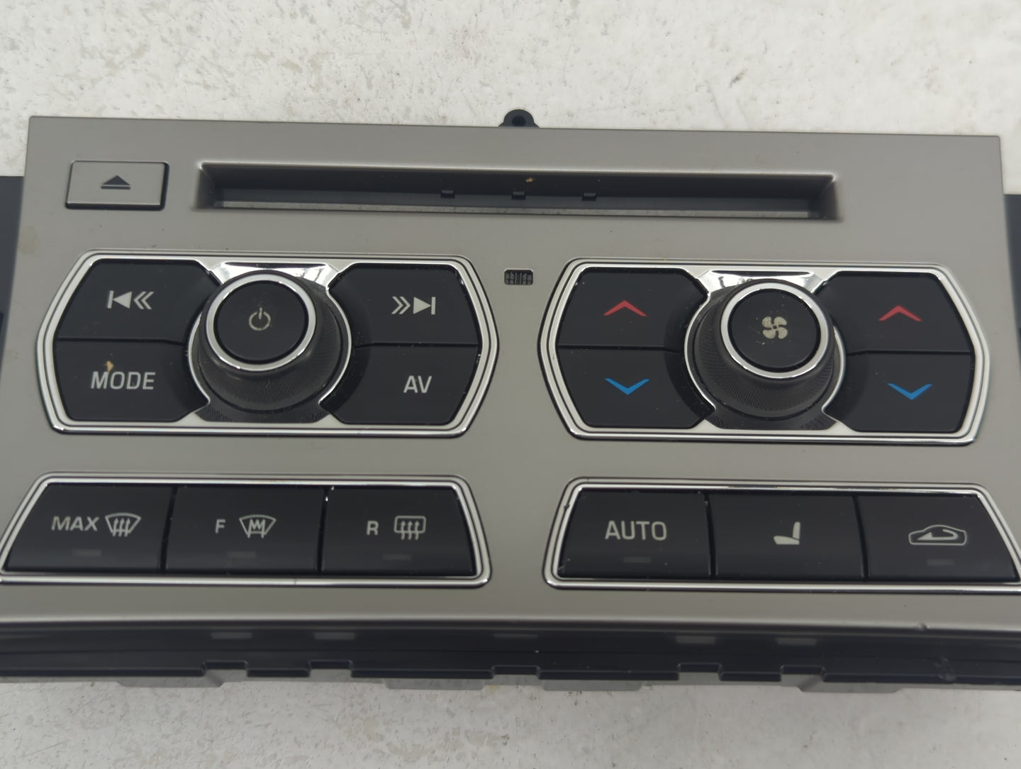 2012-2015 Jaguar Xf Radio Control Panel - Oemusedautoparts1.com
