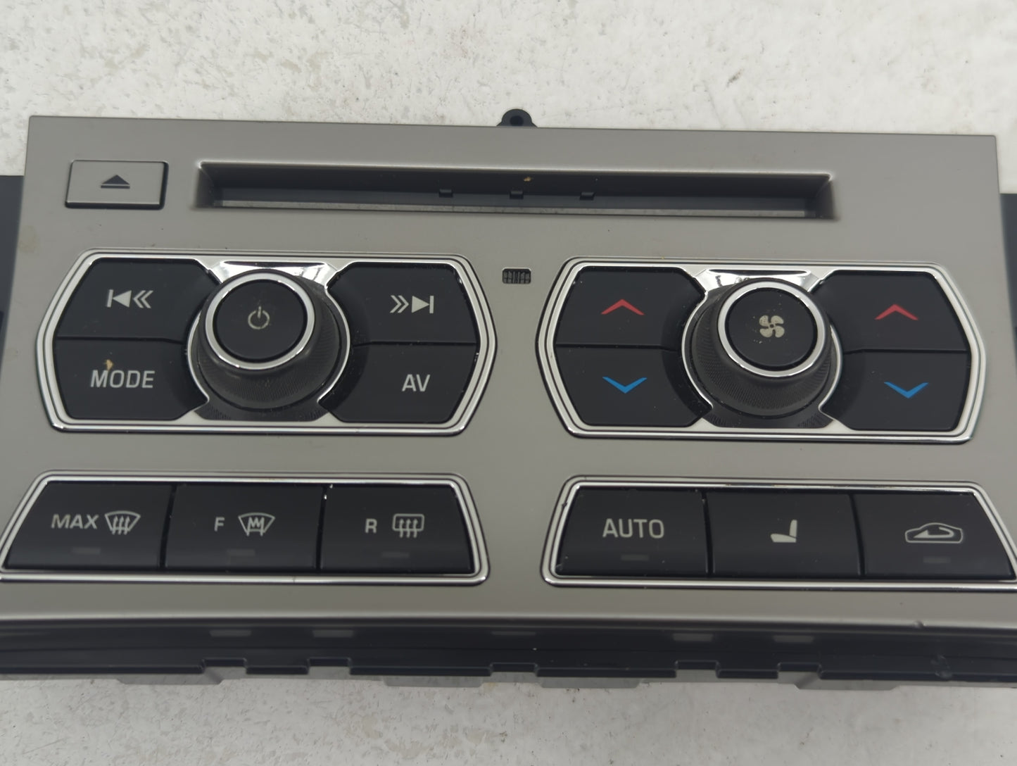 2012-2015 Jaguar Xf Radio Control Panel - Oemusedautoparts1.com