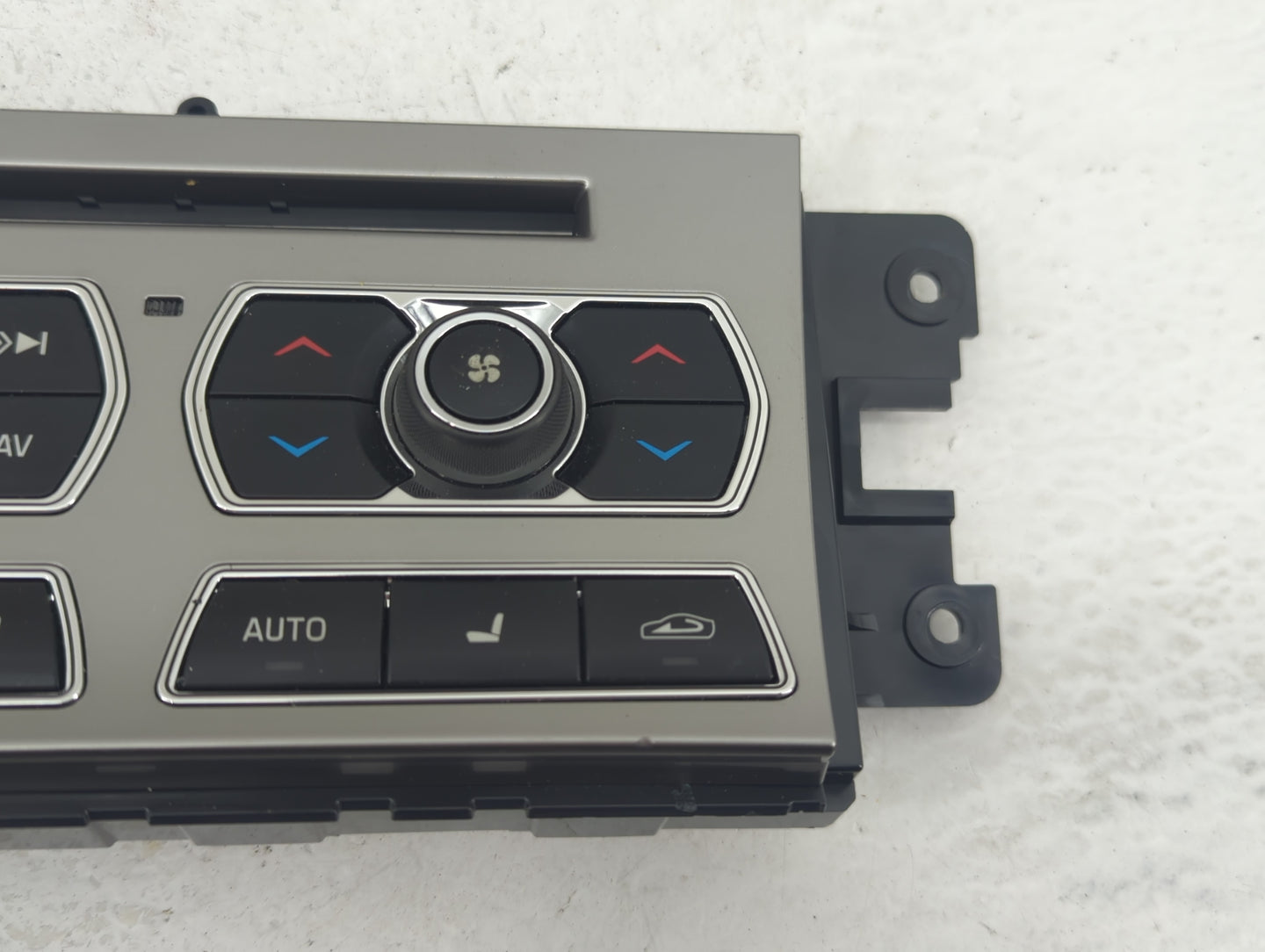 2012-2015 Jaguar Xf Radio Control Panel - Oemusedautoparts1.com