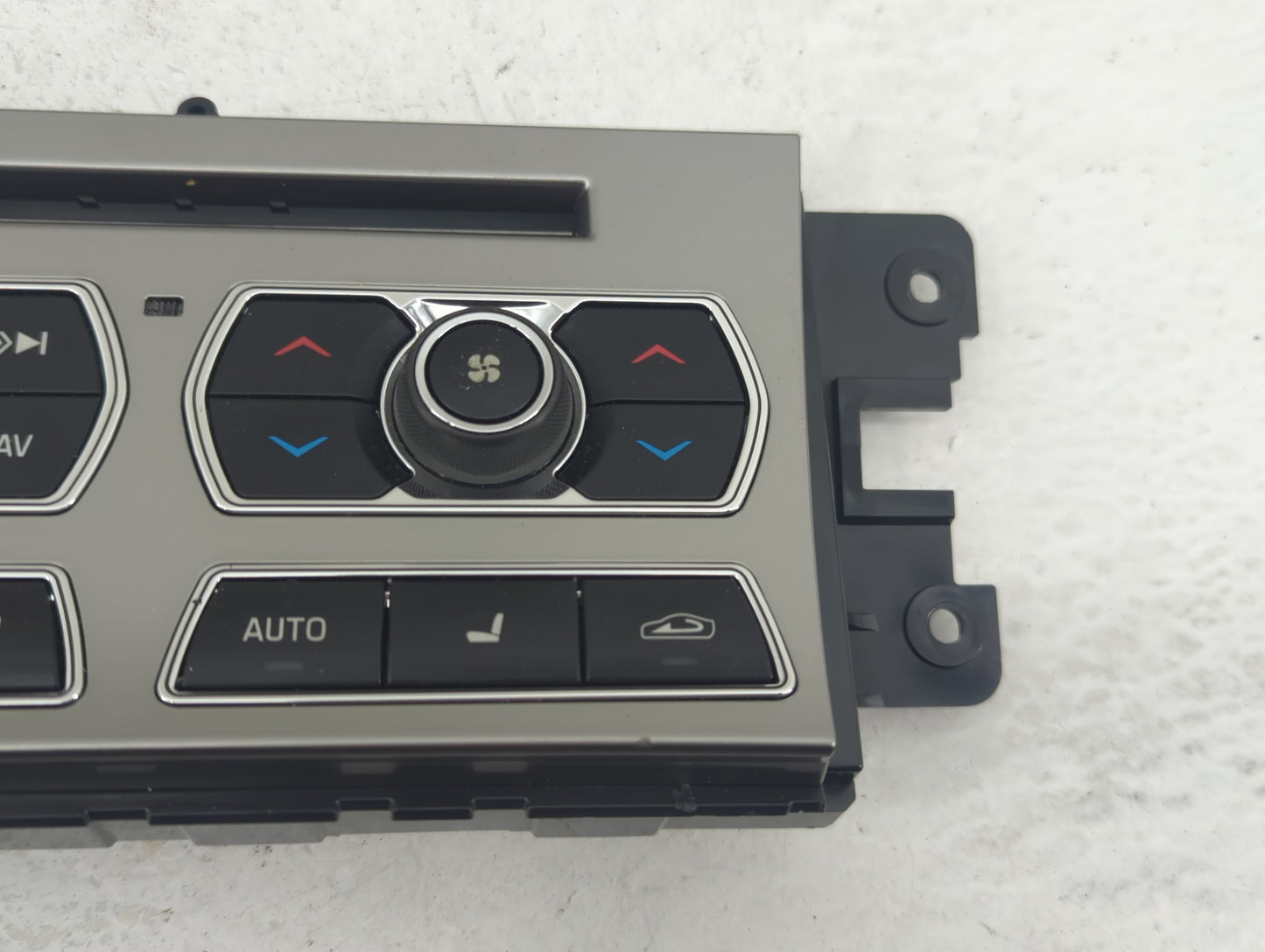 2012-2015 Jaguar Xf Radio Control Panel - Oemusedautoparts1.com