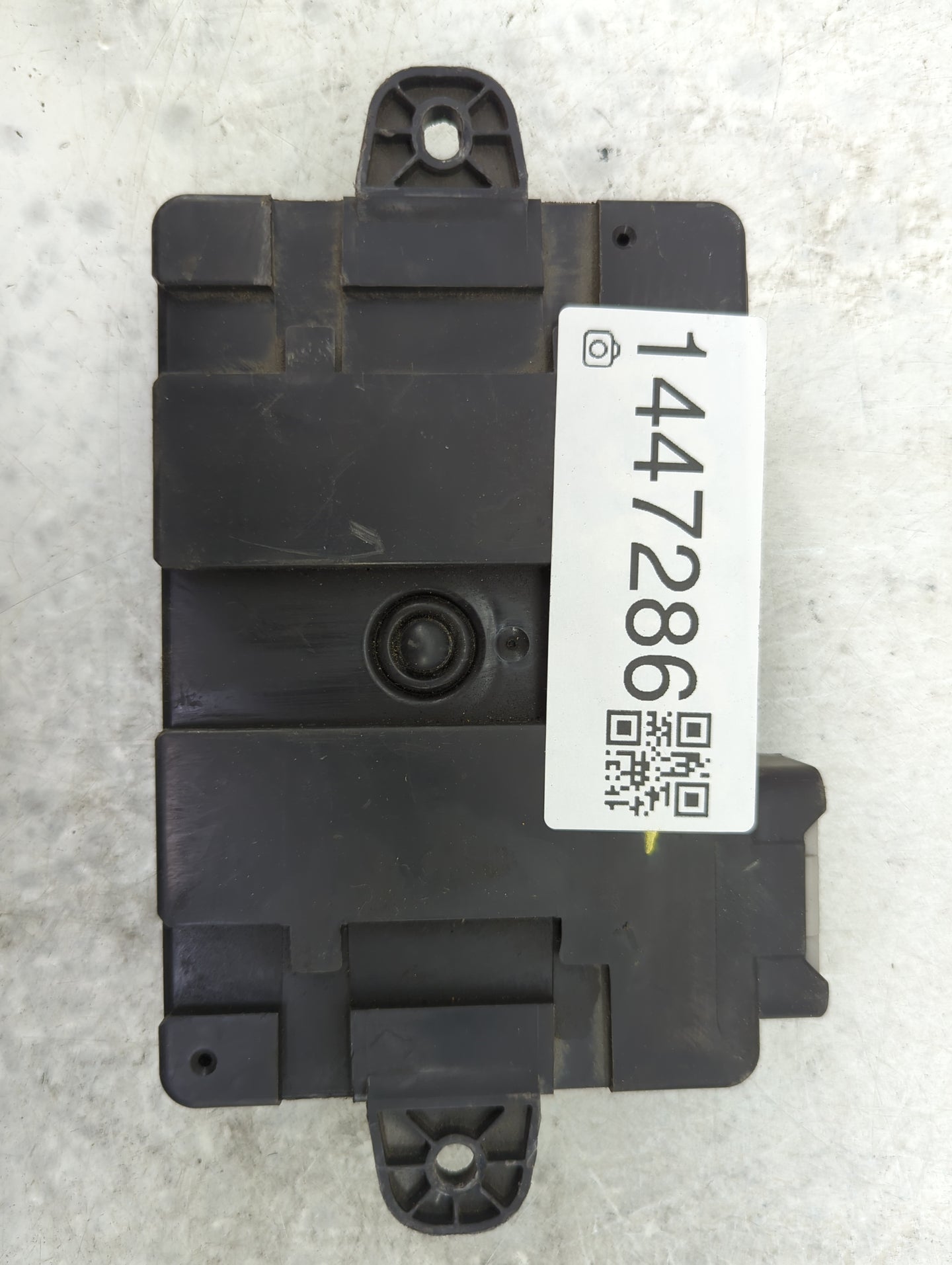 2014 Jaguar Xf Body Control Module Bcm Inner Cabin Fuse Box - Oemusedautoparts1.com