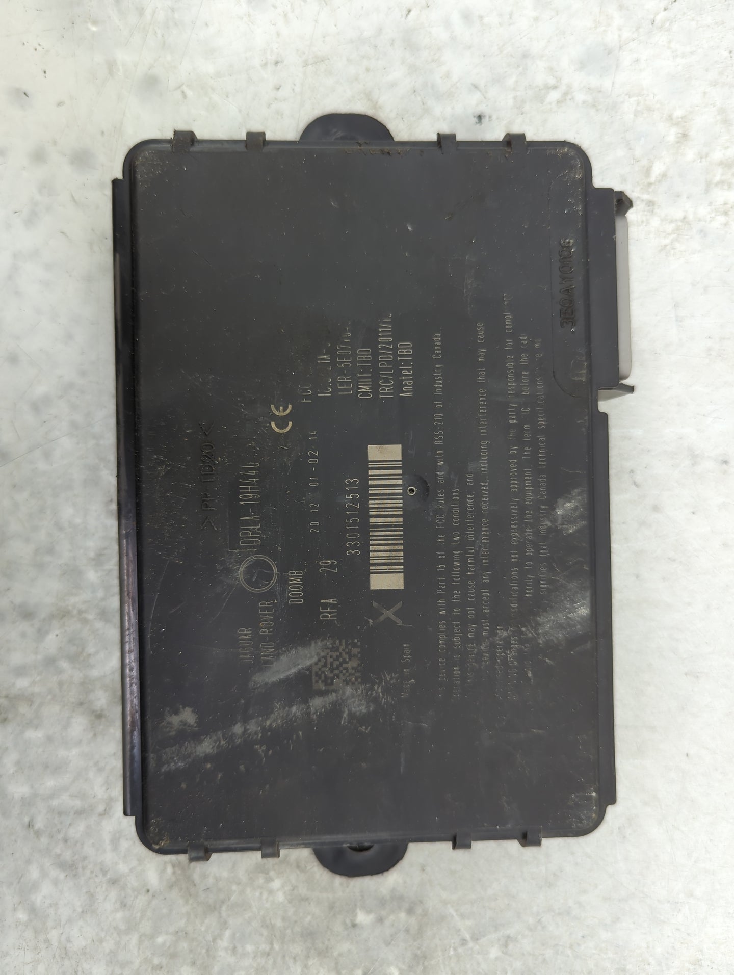 2014 Jaguar Xf Body Control Module Bcm Inner Cabin Fuse Box - Oemusedautoparts1.com