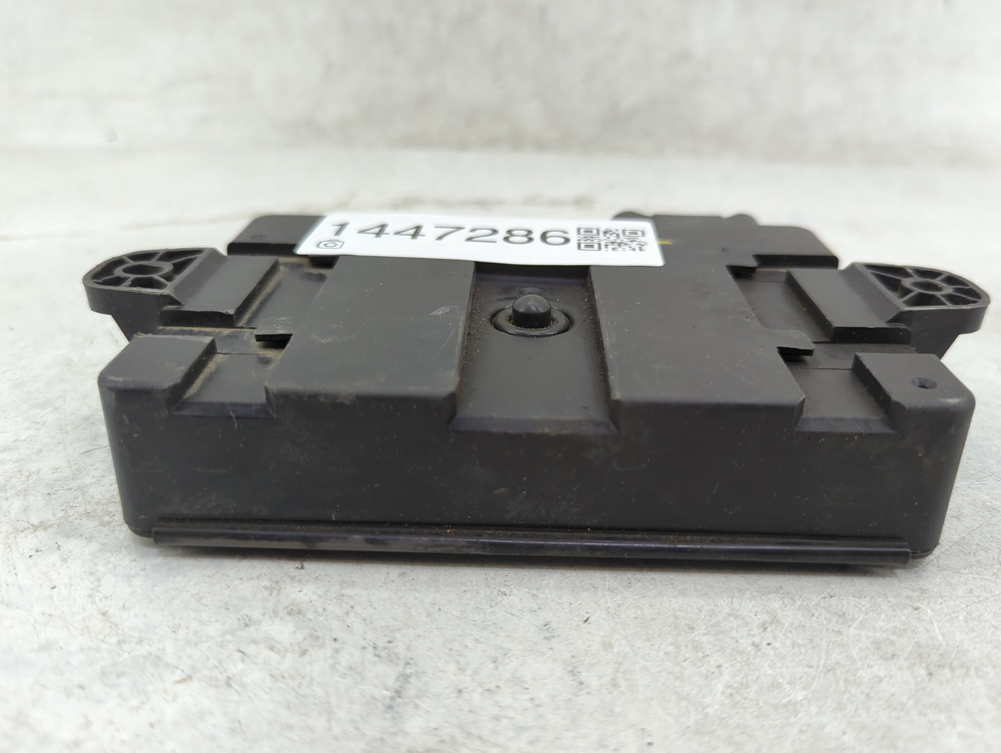 2014 Jaguar Xf Body Control Module Bcm Inner Cabin Fuse Box - Oemusedautoparts1.com