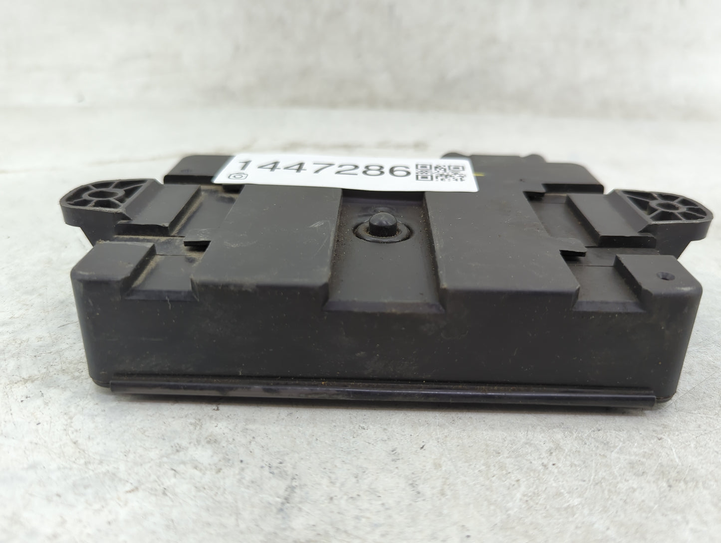 2014 Jaguar Xf Body Control Module Bcm Inner Cabin Fuse Box - Oemusedautoparts1.com