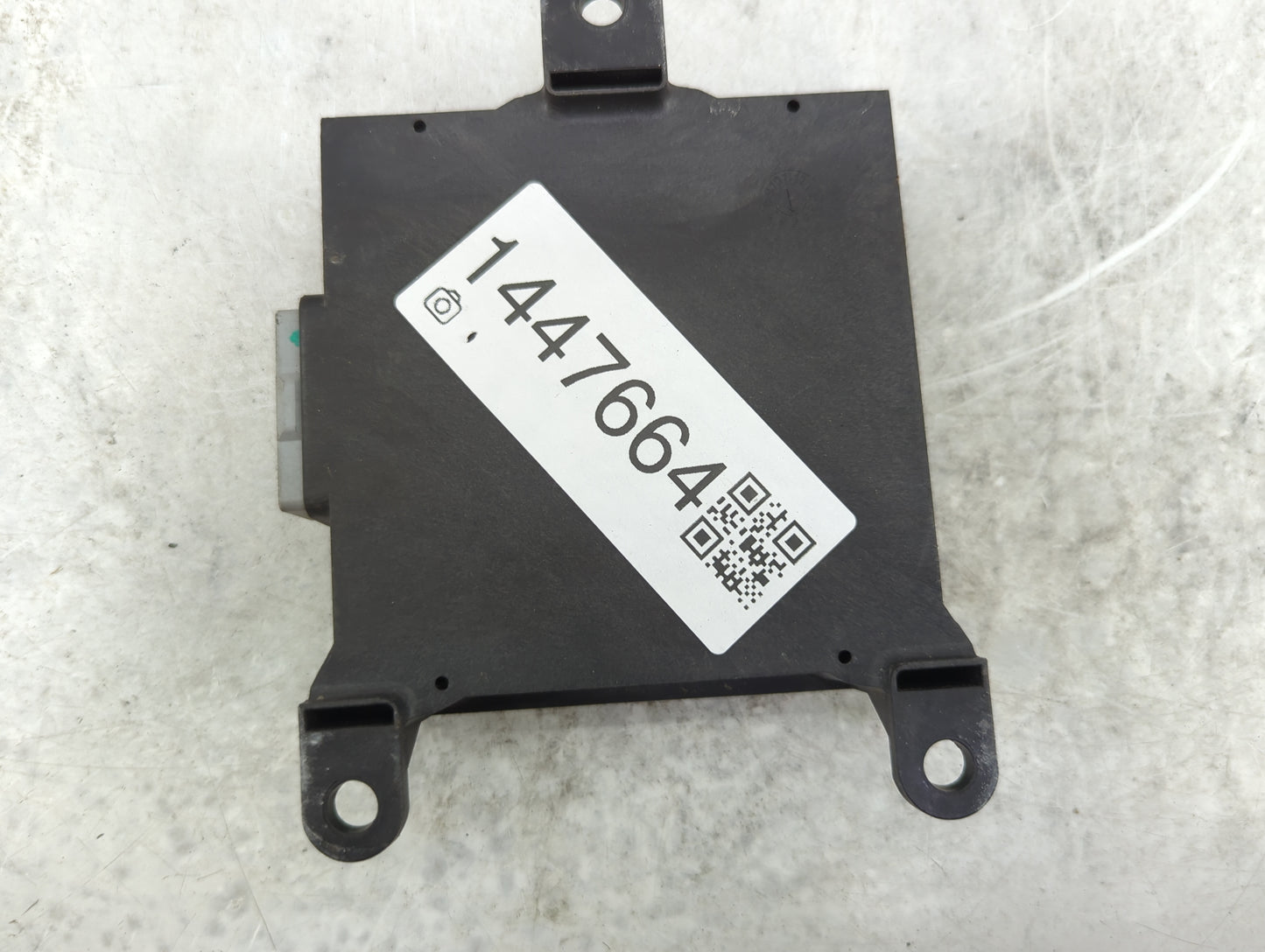 2014 Jaguar Xf Body Control Module Bcm Inner Cabin Fuse Box - Oemusedautoparts1.com