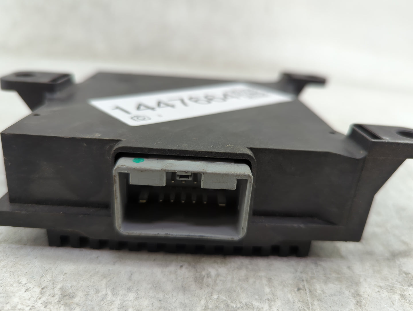 2014 Jaguar Xf Body Control Module Bcm Inner Cabin Fuse Box - Oemusedautoparts1.com