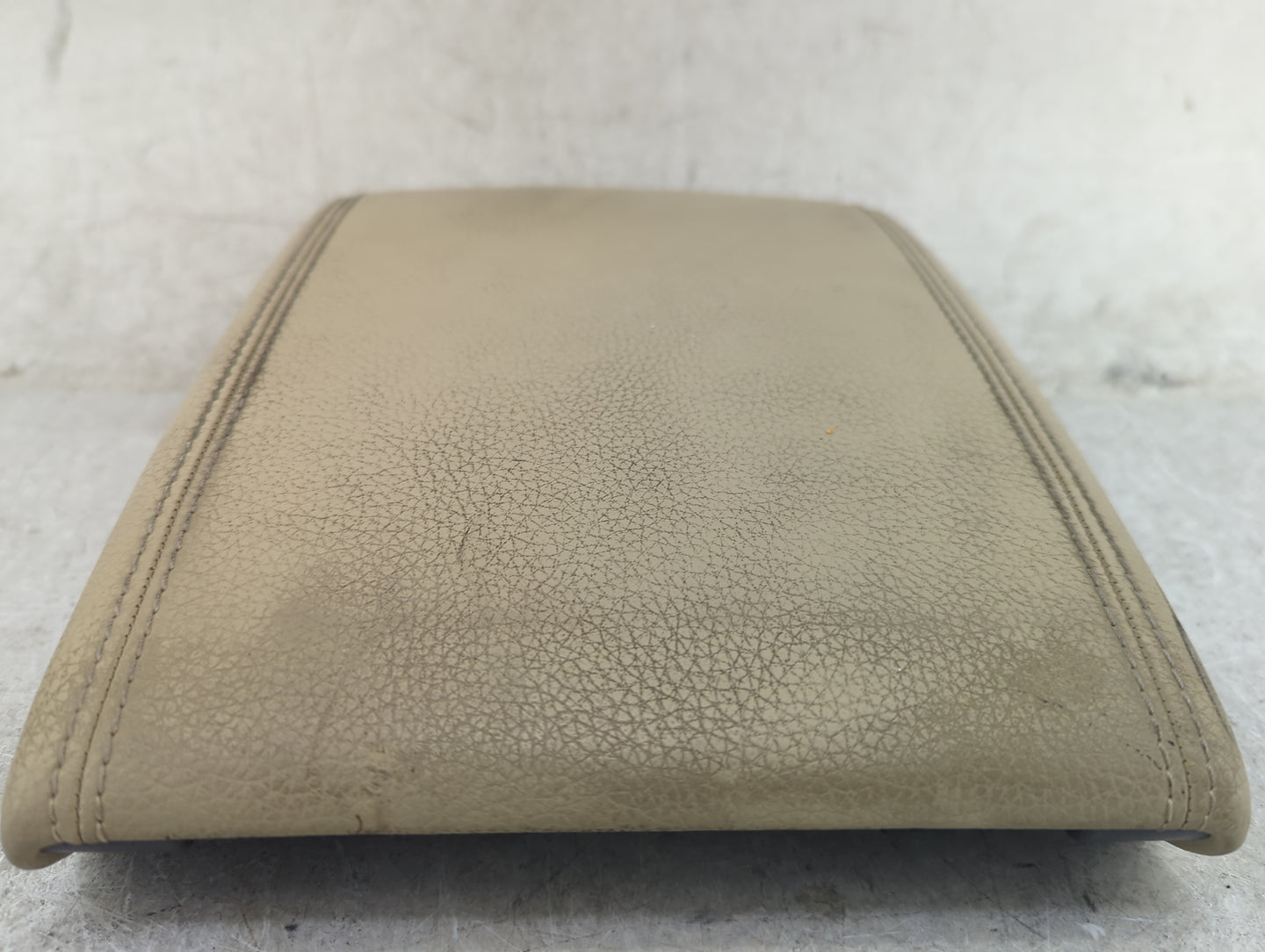 2014 Jaguar Xf Center Floor Console Fits OEM Used Auto Parts - Oemusedautoparts1.com