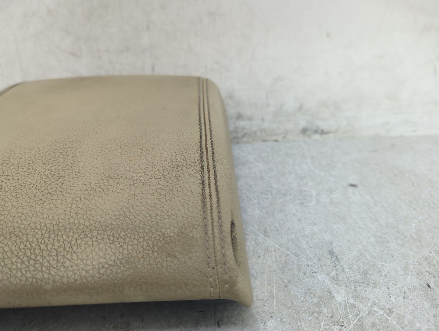2014 Jaguar Xf Center Floor Console Fits OEM Used Auto Parts - Oemusedautoparts1.com
