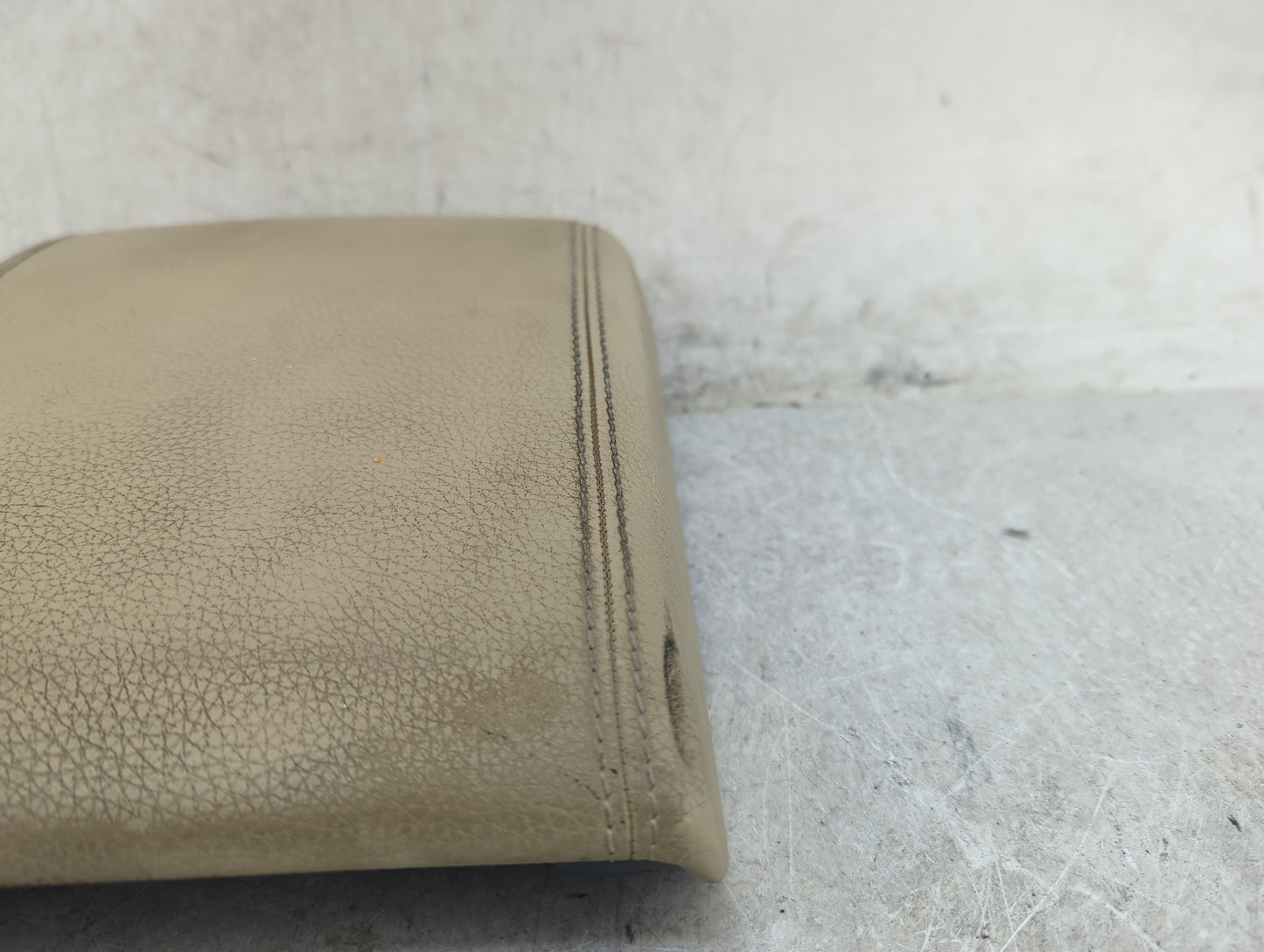 2014 Jaguar Xf Center Floor Console Fits OEM Used Auto Parts - Oemusedautoparts1.com