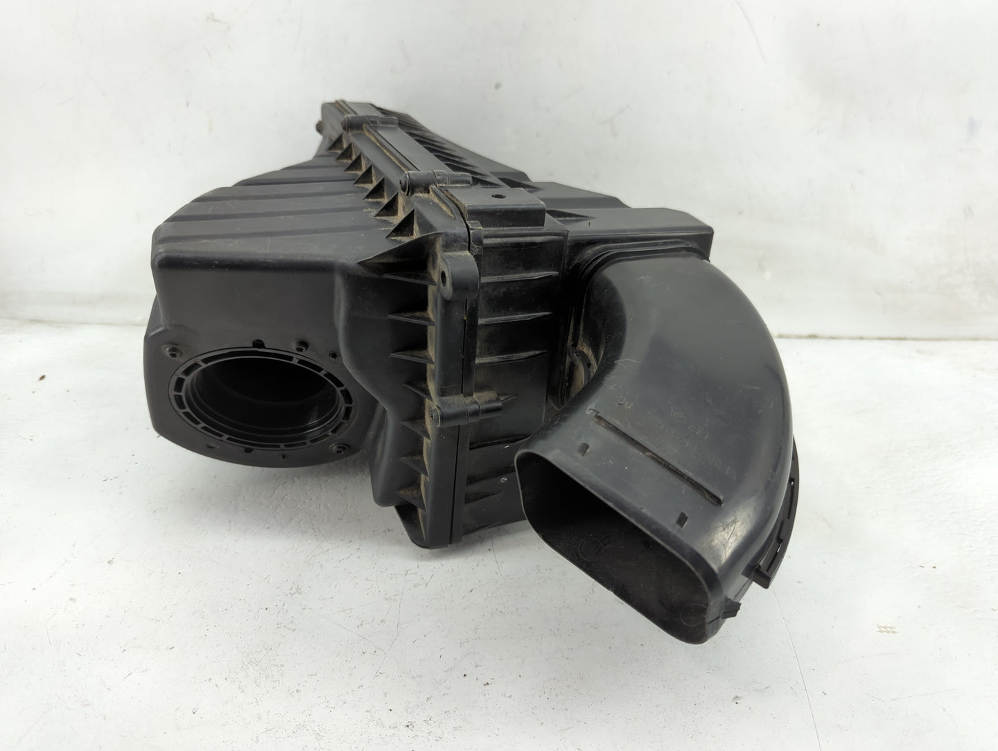 2013-2014 Jaguar Xf Air Cleaner Intake-duct Hose Tube 1459704 - Oemusedautoparts1.com
