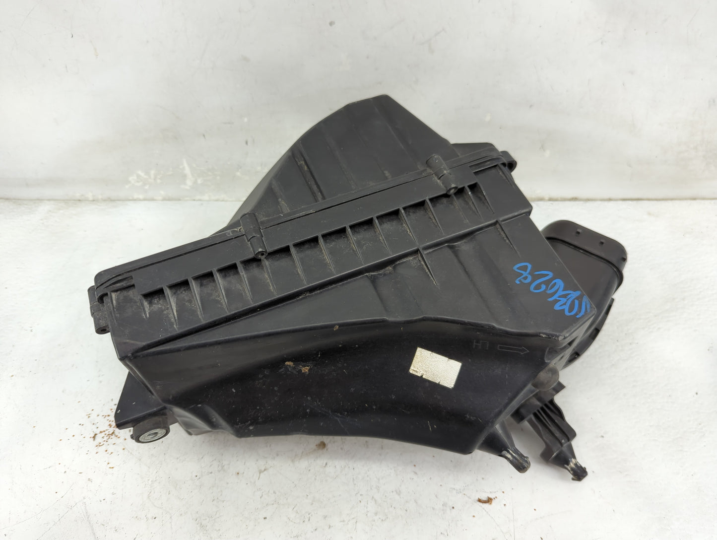 2013-2014 Jaguar Xf Air Cleaner Intake-duct Hose Tube 1459774 - Oemusedautoparts1.com