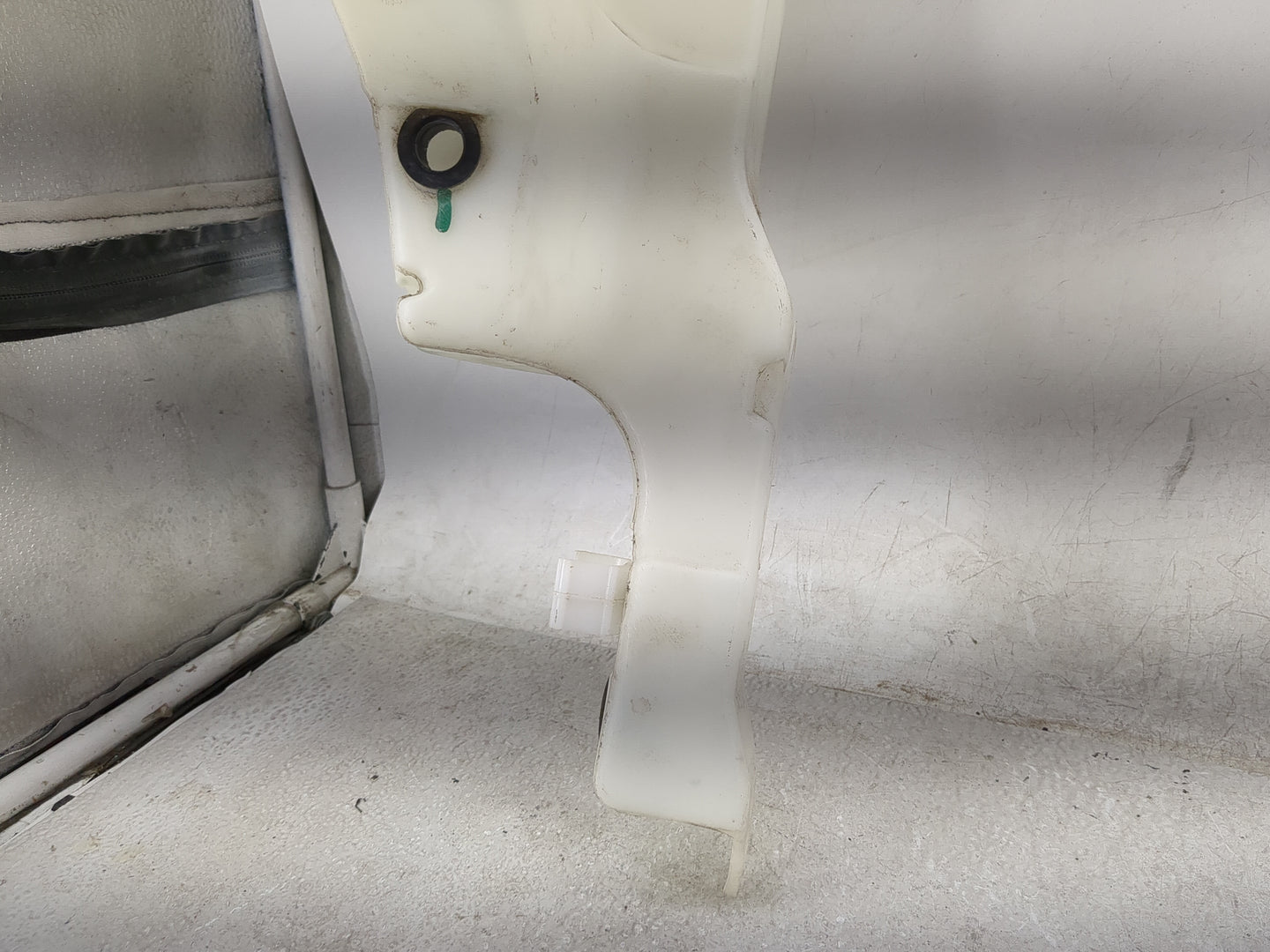 2013-2015 Jaguar Xf Windshield Washer Fluid Reservoir Bottle Oem - Oemusedautoparts1.com