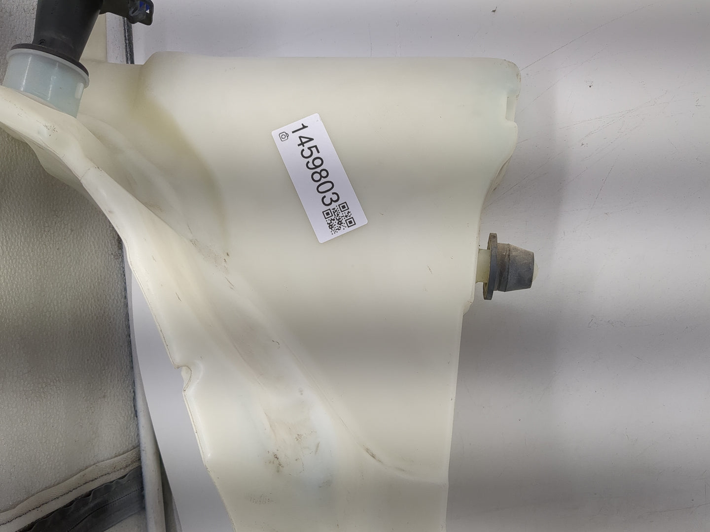 2013-2015 Jaguar Xf Windshield Washer Fluid Reservoir Bottle Oem - Oemusedautoparts1.com