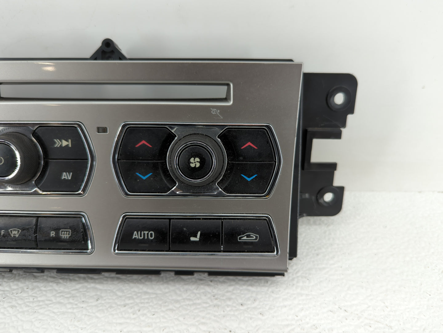 2013-2015 Jaguar Xf Radio AM FM Cd Player Receiver Replacement P/N:CX23-18C858-AD CX23-18C858-CD Fits Fits 2013 2014 2015 OE