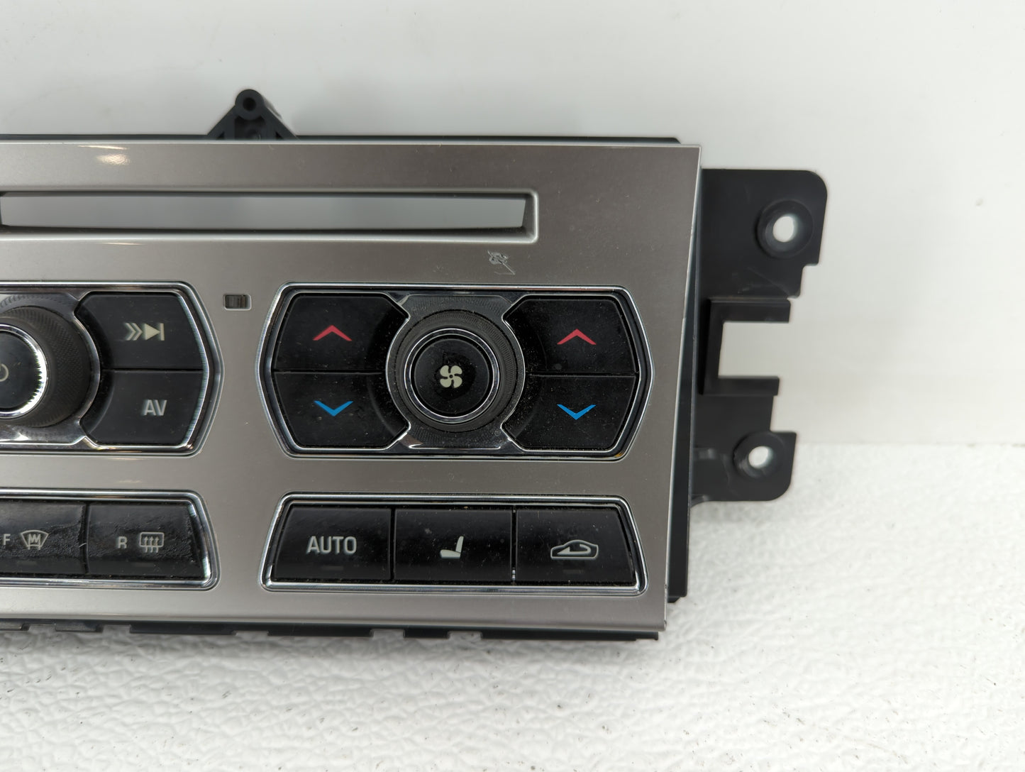 2013-2015 Jaguar Xf Radio AM FM Cd Player Receiver Replacement P/N:CX23-18C858-AD CX23-18C858-CD Fits Fits 2013 2014 2015 OE