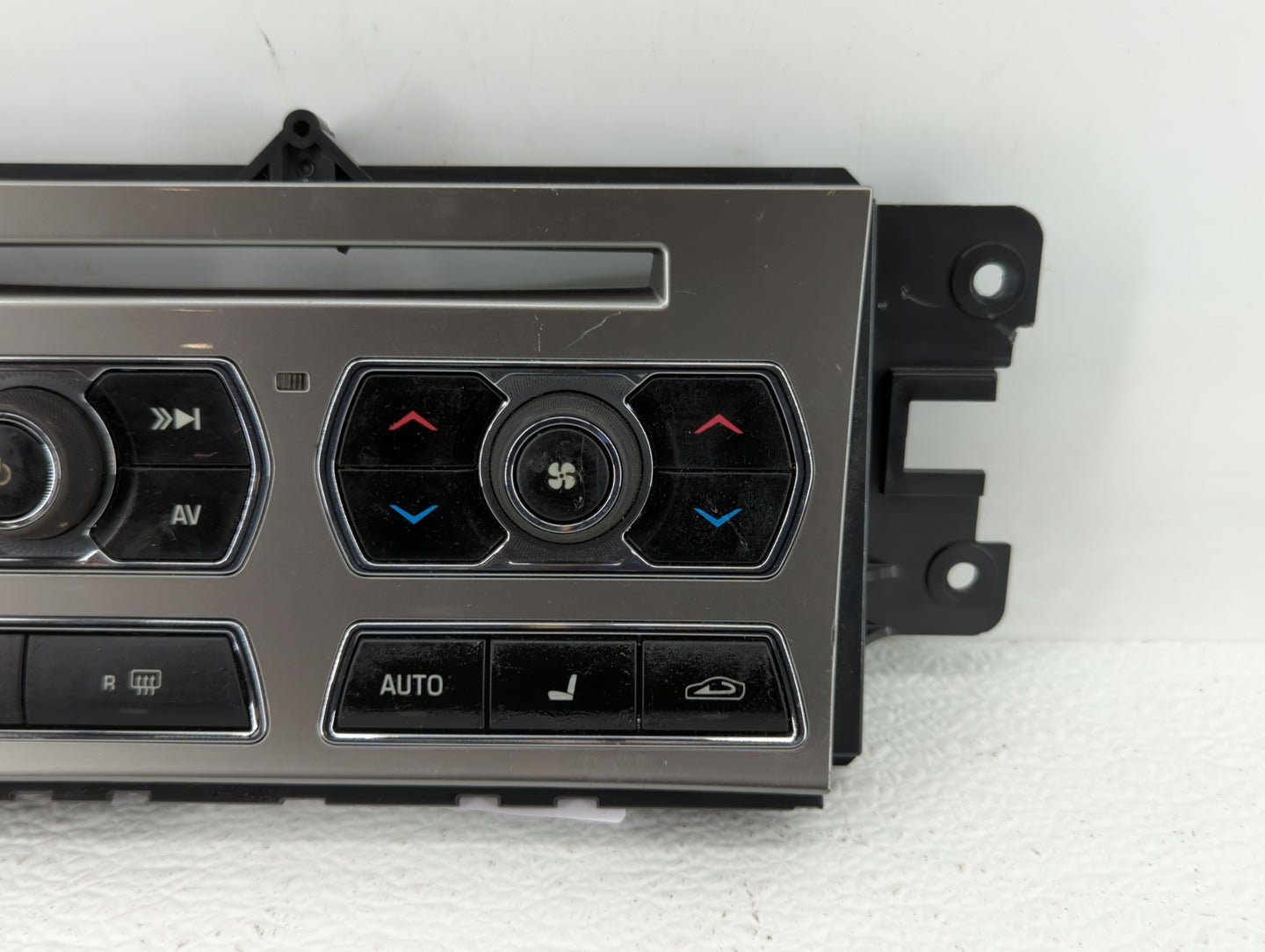 2013-2015 Jaguar Xf Radio Control Panel - Oemusedautoparts1.com