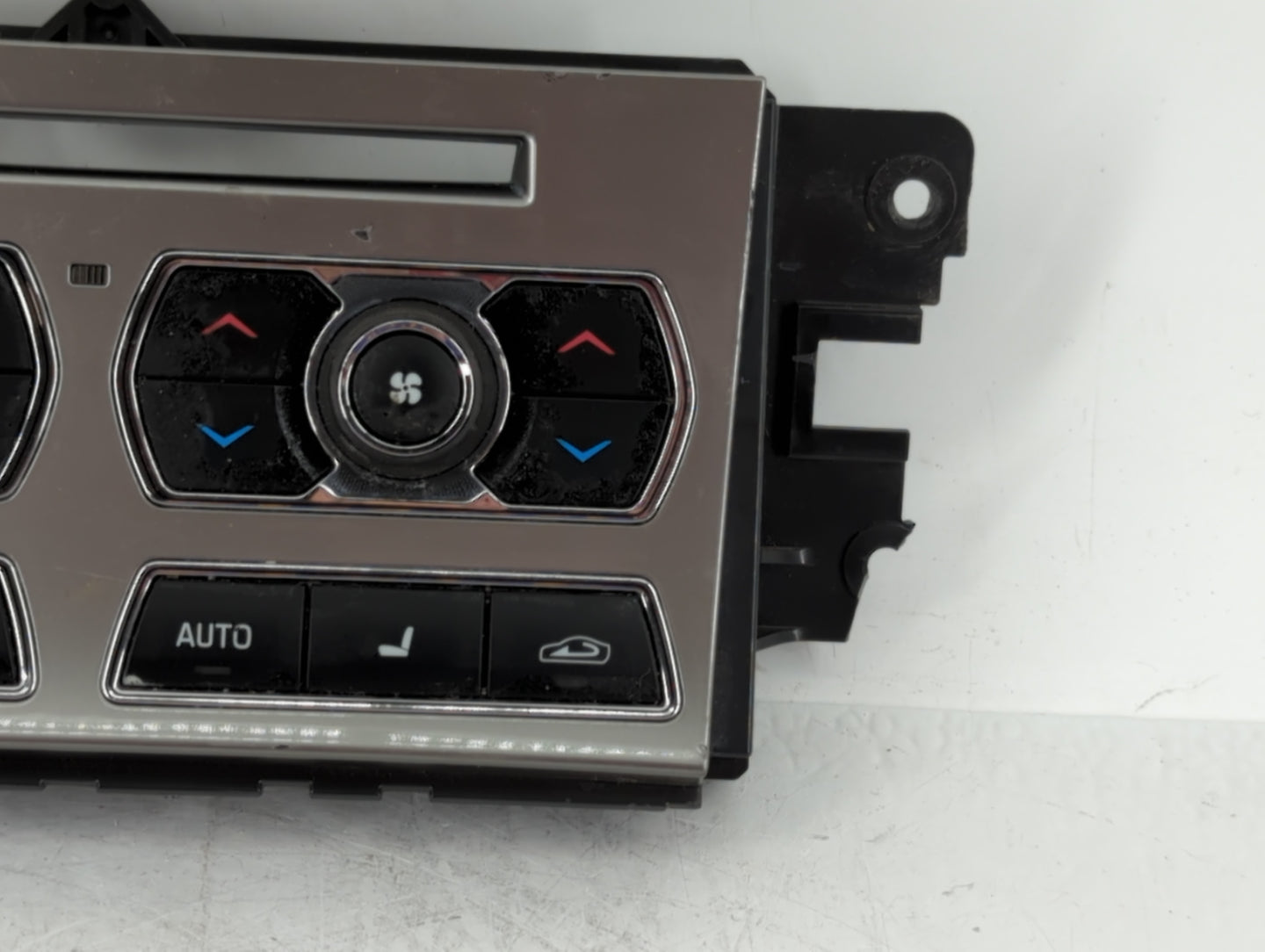 2012-2015 Jaguar Xf Am Fm Cd Player Radio Receiver - Oemusedautoparts1.com