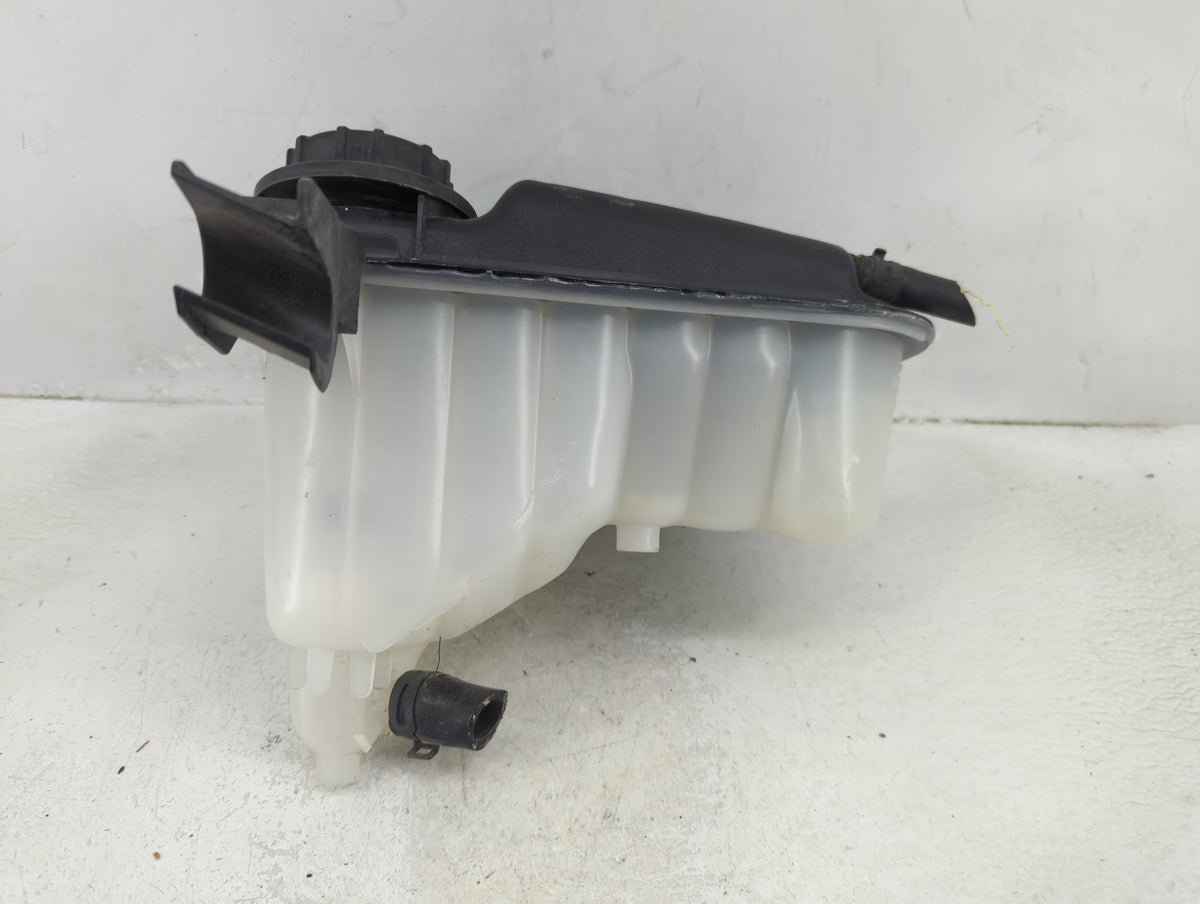 2010-2019 Jaguar Xj Radiator Coolant Overflow Expansion Tank Bottle 1389886 - Oemusedautoparts1.com