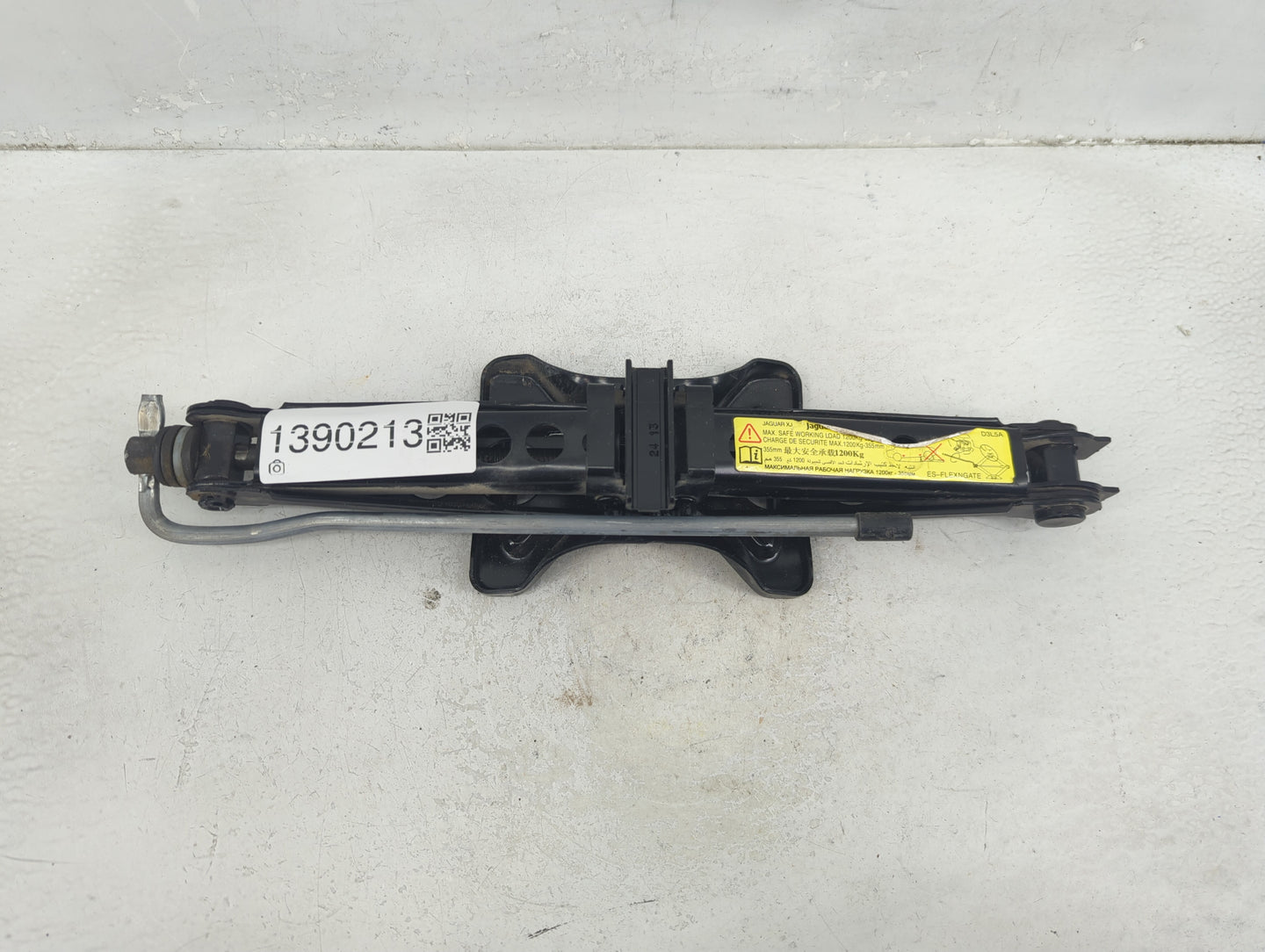 2014 Jaguar Xj Spare Scissor Car Jack - Oemusedautoparts1.com