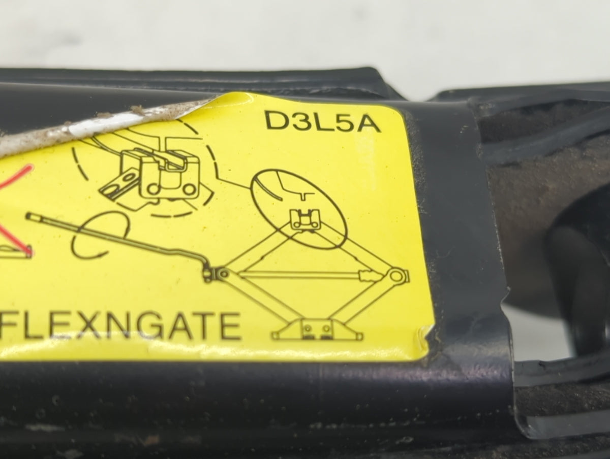 2014 Jaguar Xj Spare Scissor Car Jack 1390213 - Oemusedautoparts1.com