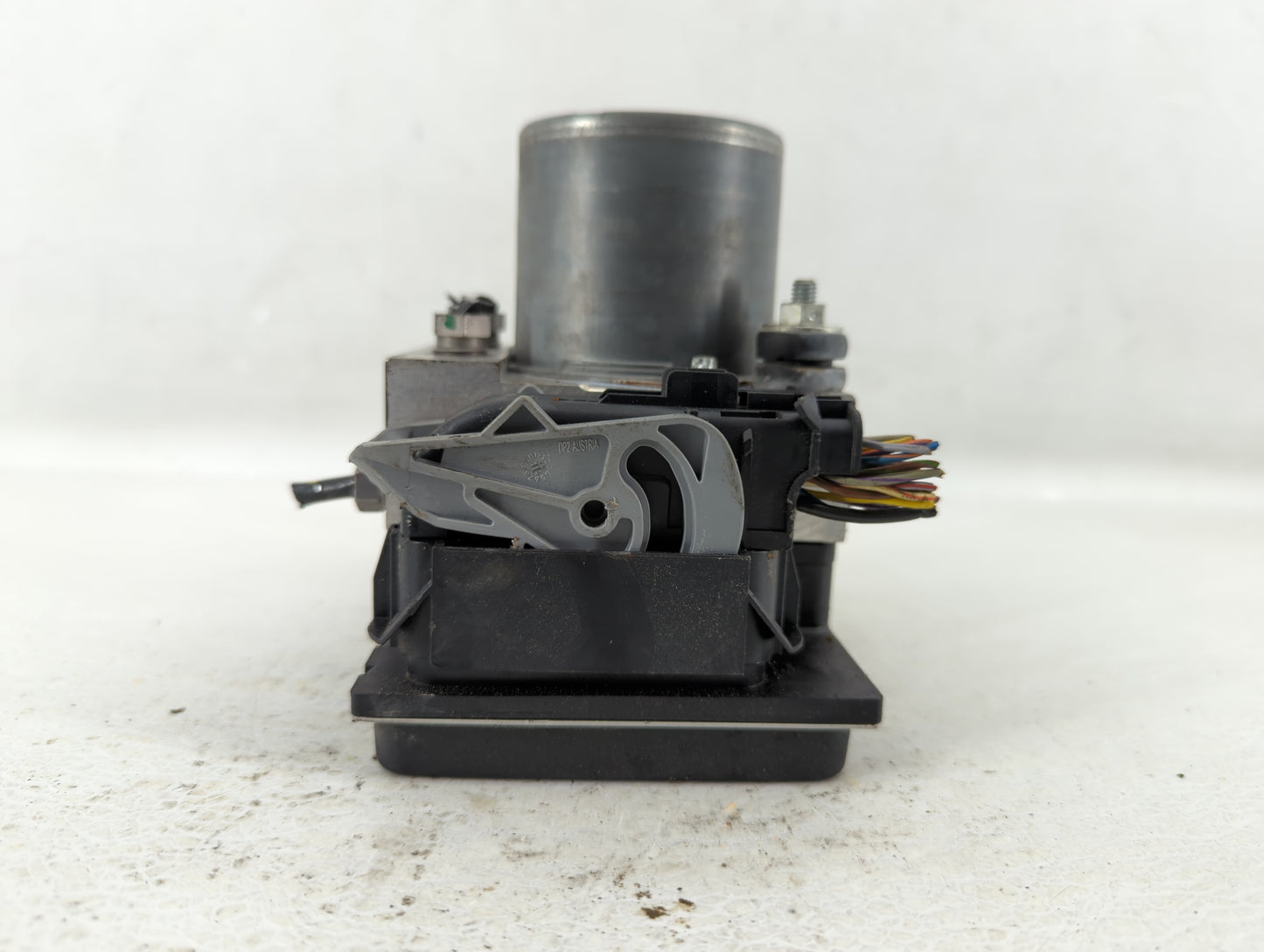 2013-2015 Jaguar Xj ABS Pump Control Module Replacement P/N:DW93-2C405-BH Fits Fits 2013 2014 2015 OEM Used Auto Parts - Oem