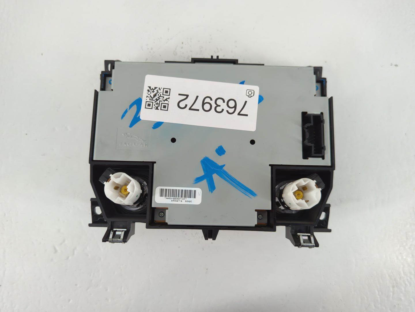 2010-2015 Jaguar Xj Climate Control Module Temperature AC/Heater Replacement P/N:AW93-18D687-DF Fits OEM Used Auto Parts - O