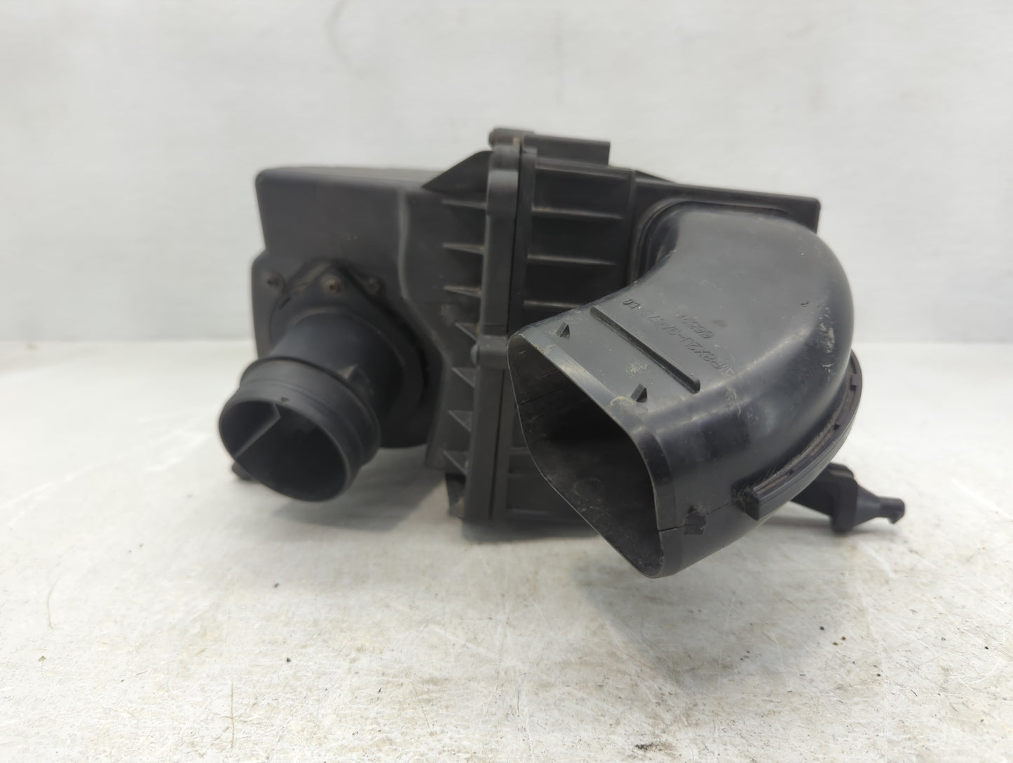 2013-2019 Jaguar Xj Air Cleaner Intake-duct Hose Tube - Oemusedautoparts1.com