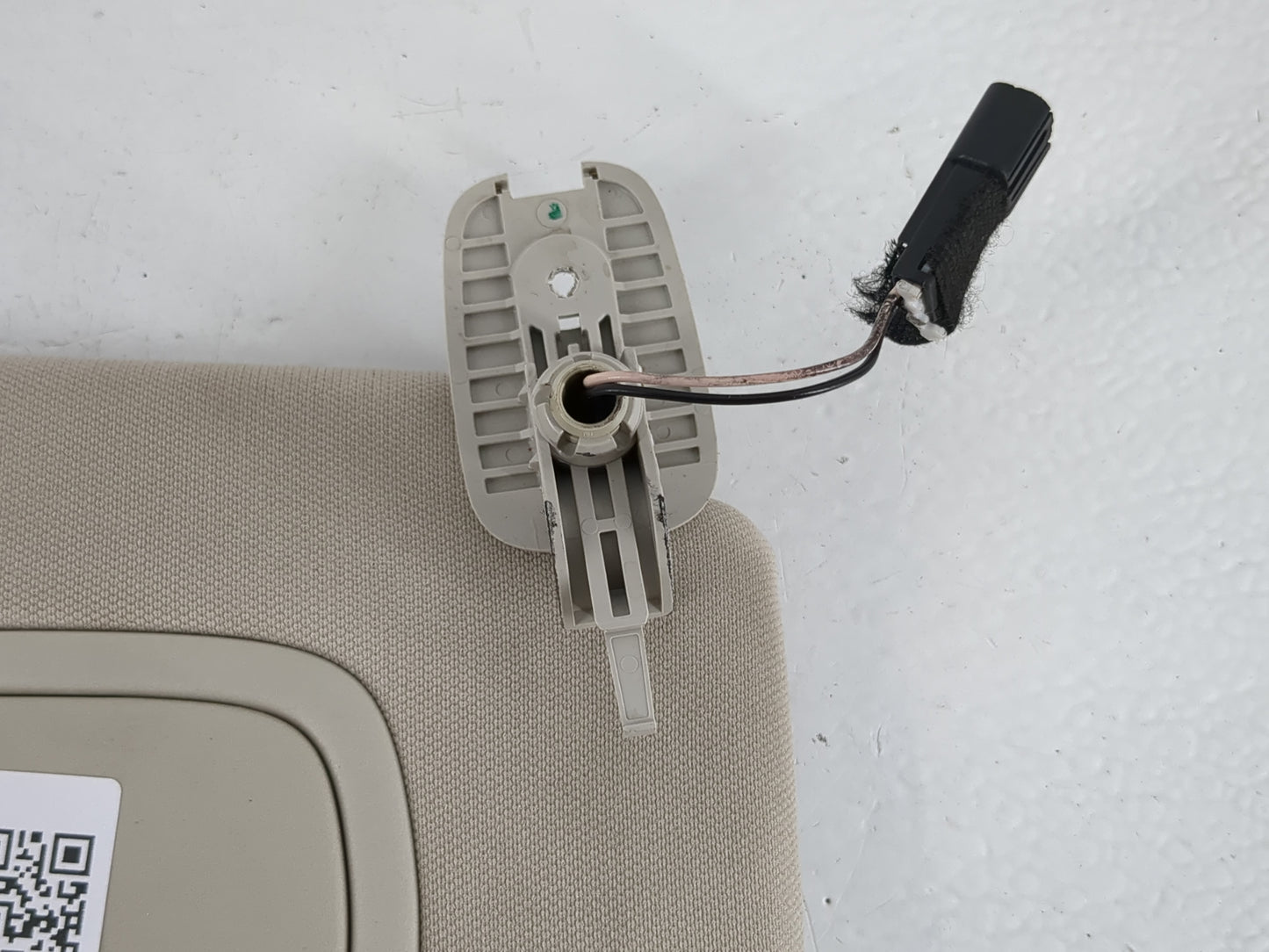 2014-2018 Jeep Cherokee Sun Visor Shade Replacement Passenger Right Mirror Fits Fits 2014 2015 2016 2017 2018 OEM Used Auto 