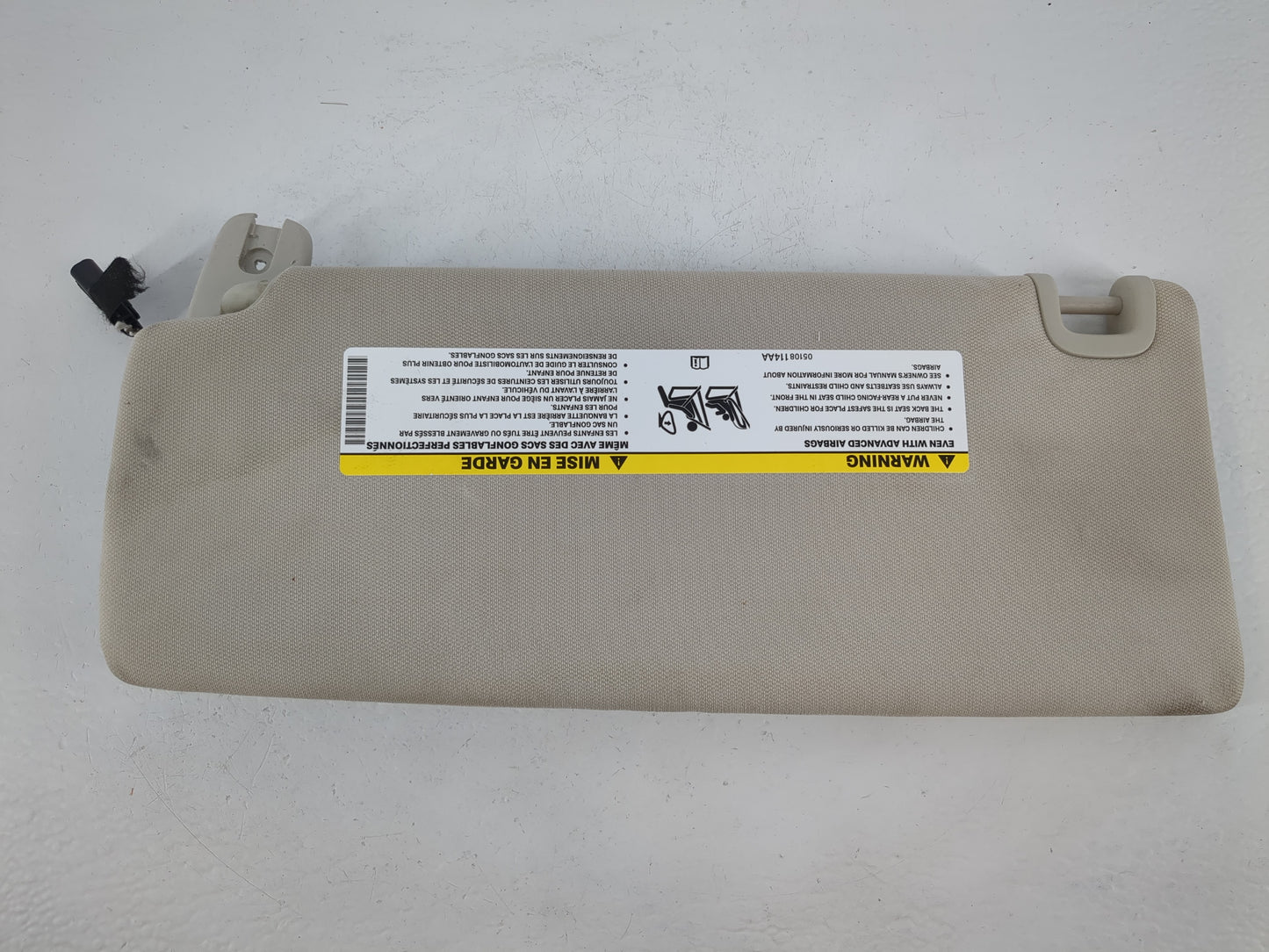 2014-2018 Jeep Cherokee Sun Visor Shade Replacement Passenger Right Mirror Fits Fits 2014 2015 2016 2017 2018 OEM Used Auto 