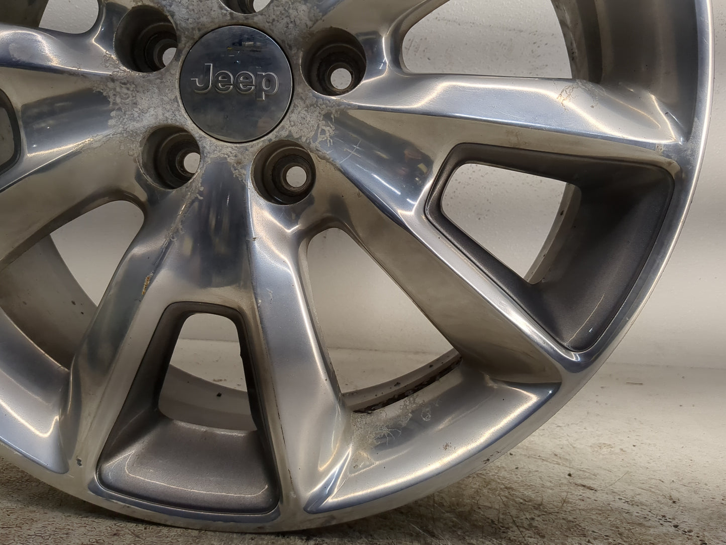 2014-2018 Jeep Cherokee Oem Wheel Rim - Oemusedautoparts1.com